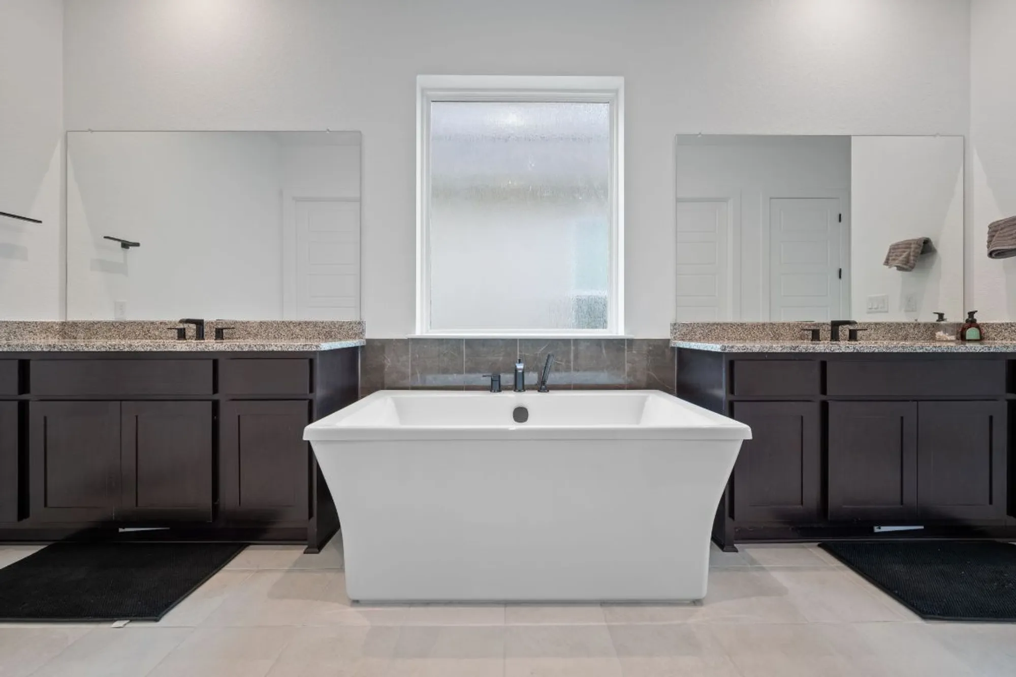 Property Slideshow image 18 of 30 | 616 hallwood dr, Liberty Hill, TX, 78642