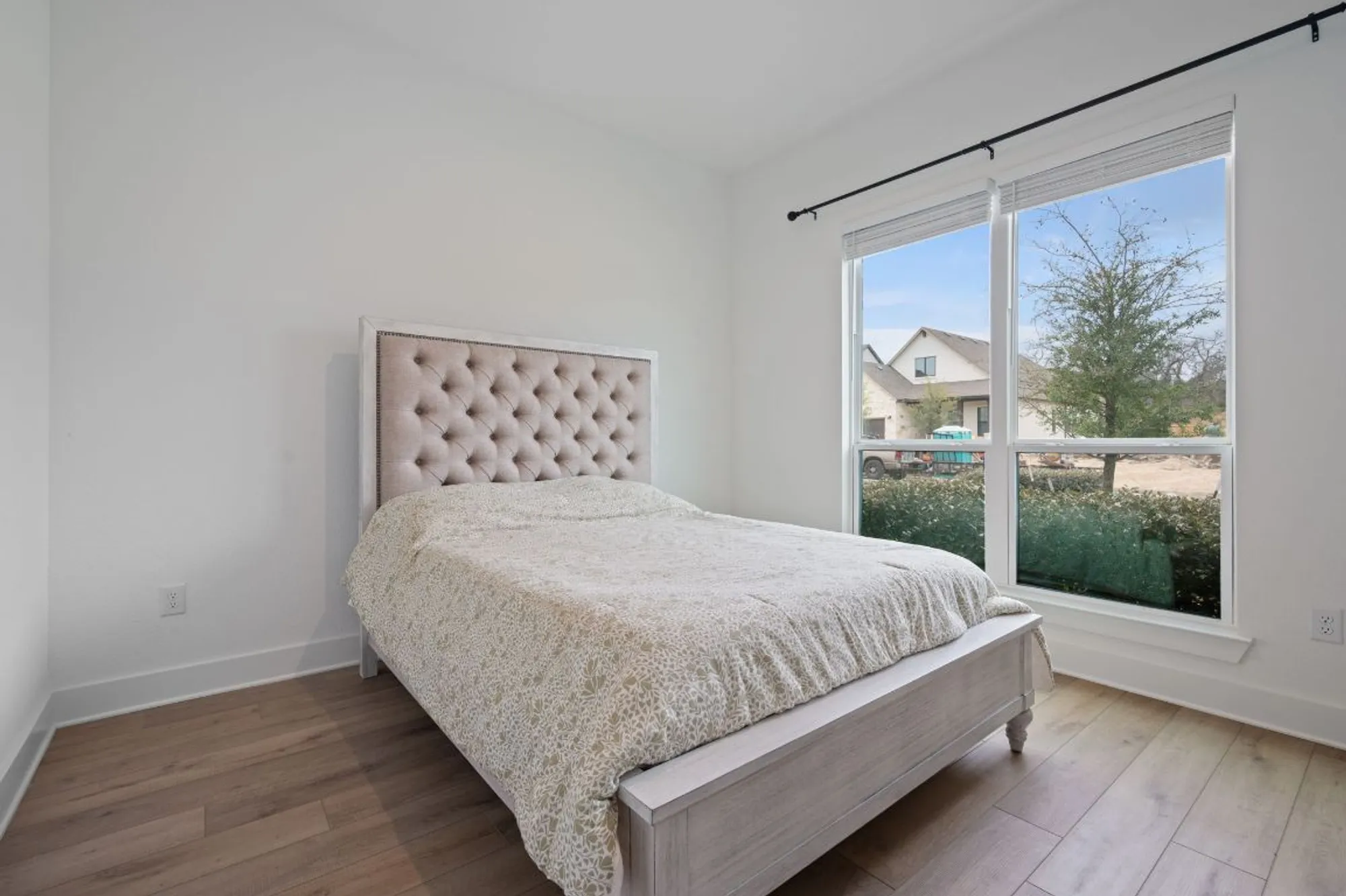 Property Slideshow image 24 of 30 | 616 hallwood dr, Liberty Hill, TX, 78642