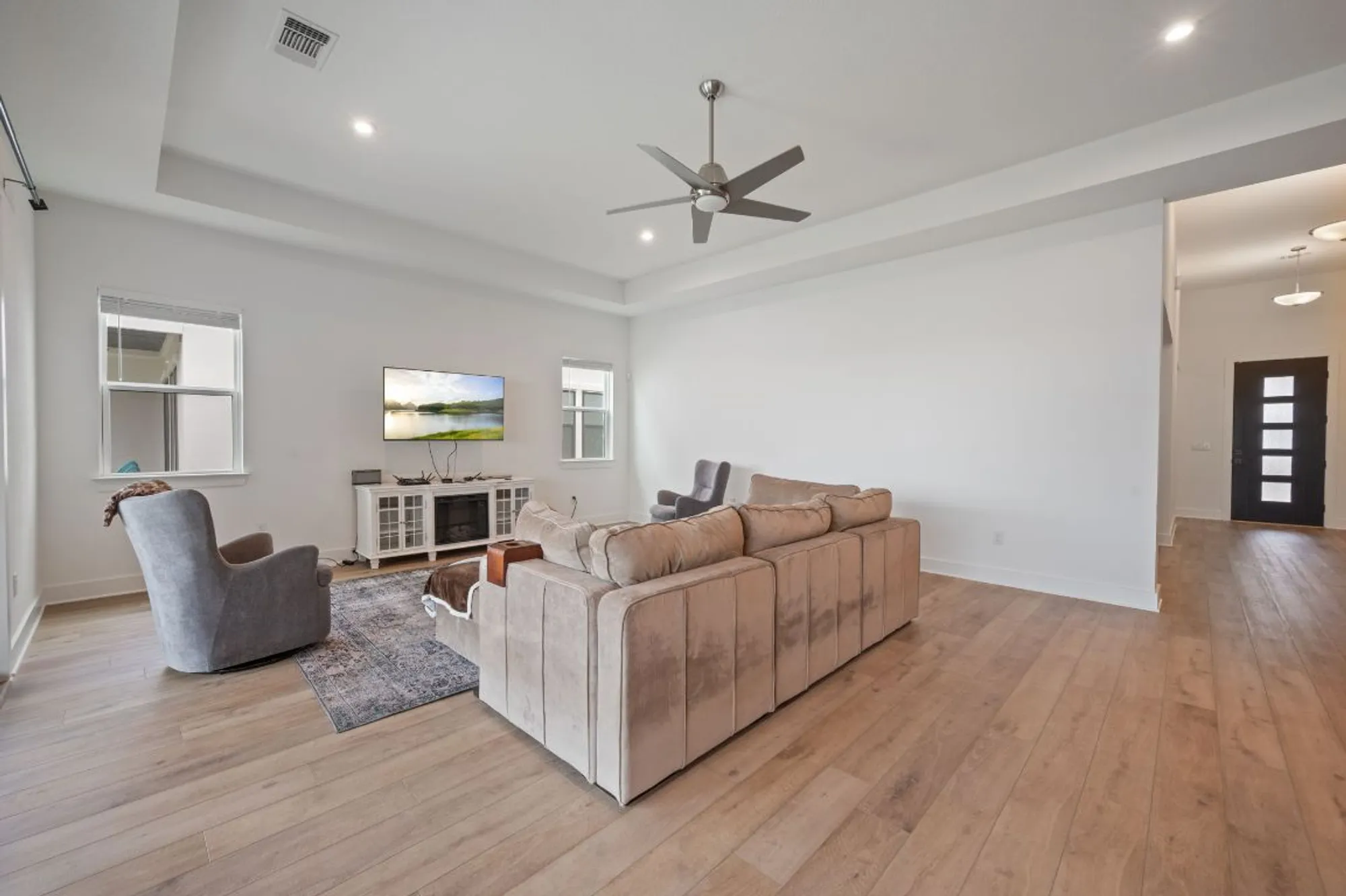 Property Slideshow image 4 of 30 | 616 hallwood dr, Liberty Hill, TX, 78642