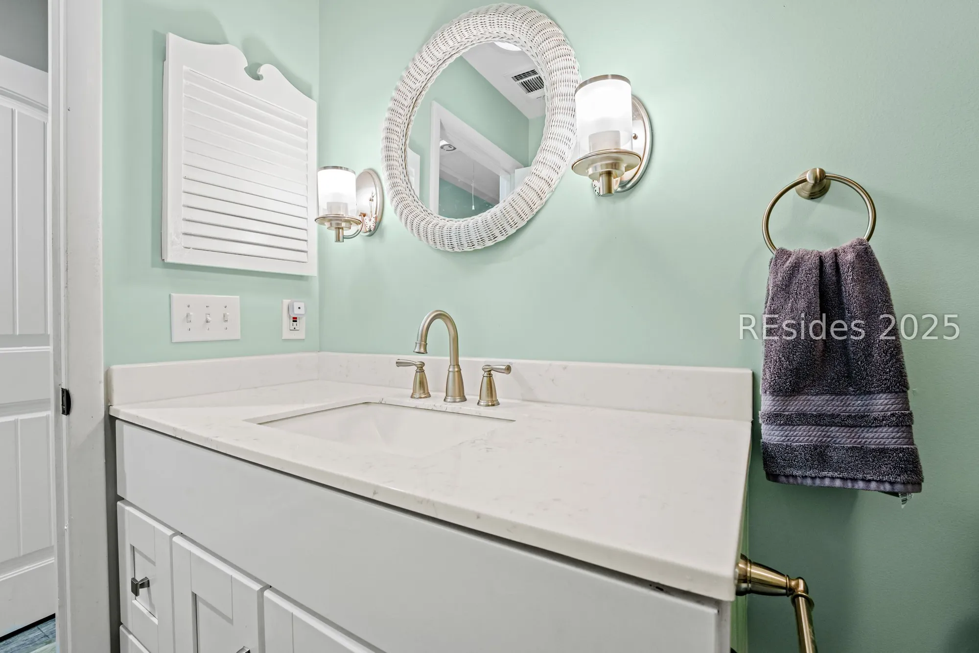 Property Slideshow image 24 of 57 | 2 wood thrush ct, Hilton Head Island, SC, 29926