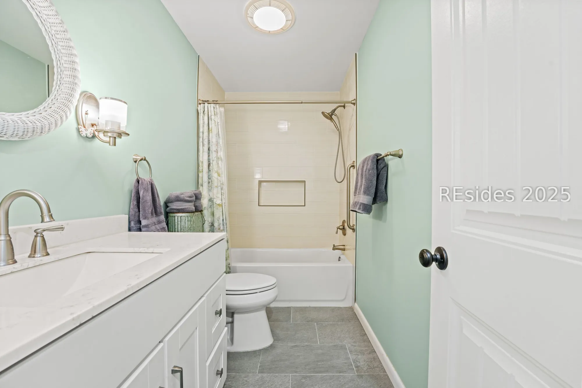 Property Slideshow image 23 of 57 | 2 wood thrush ct, Hilton Head Island, SC, 29926