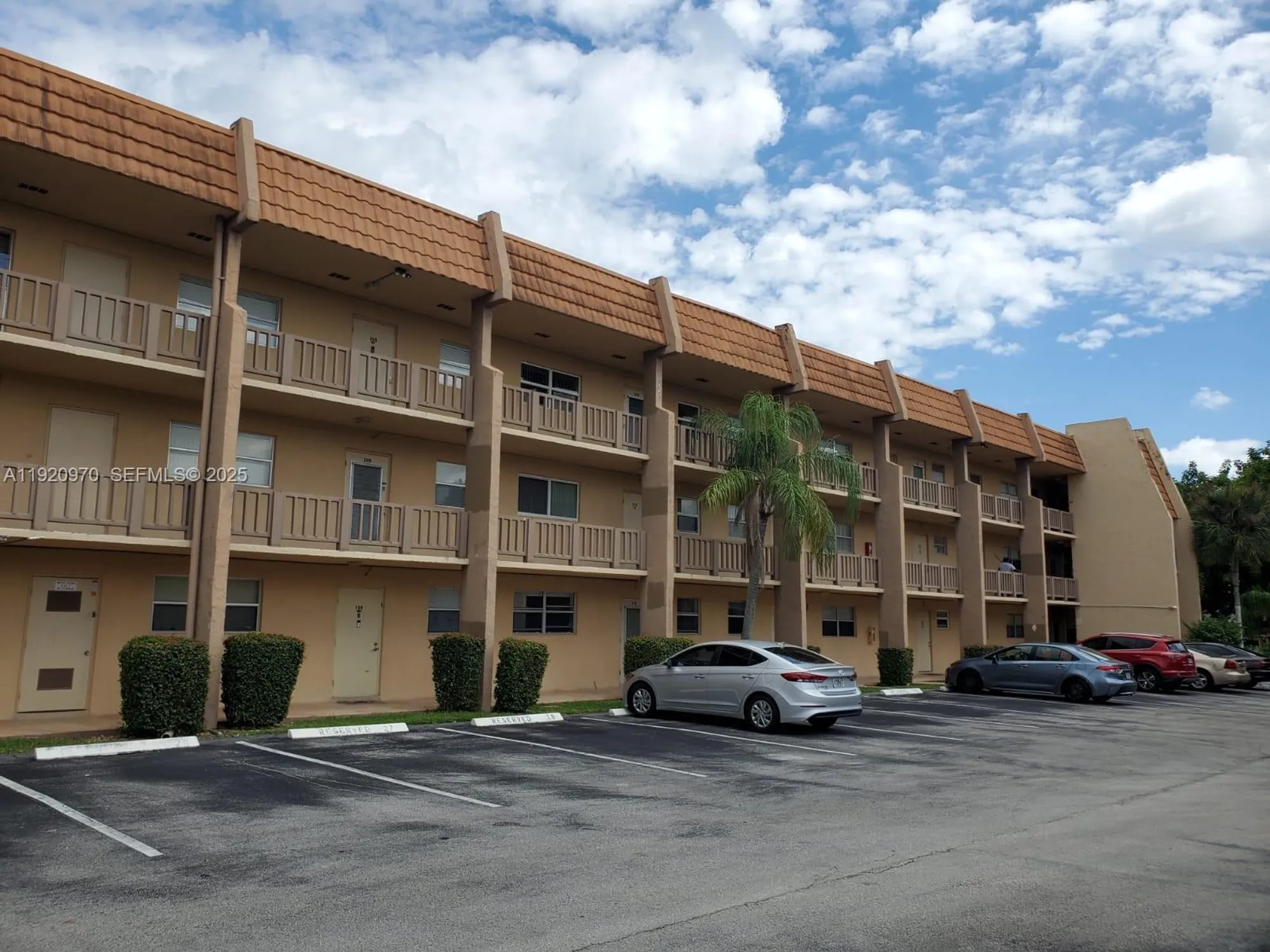 Property Slideshow image 1 of 28 | 6550 royal palm blvd apt 112a, Margate, FL, 33063