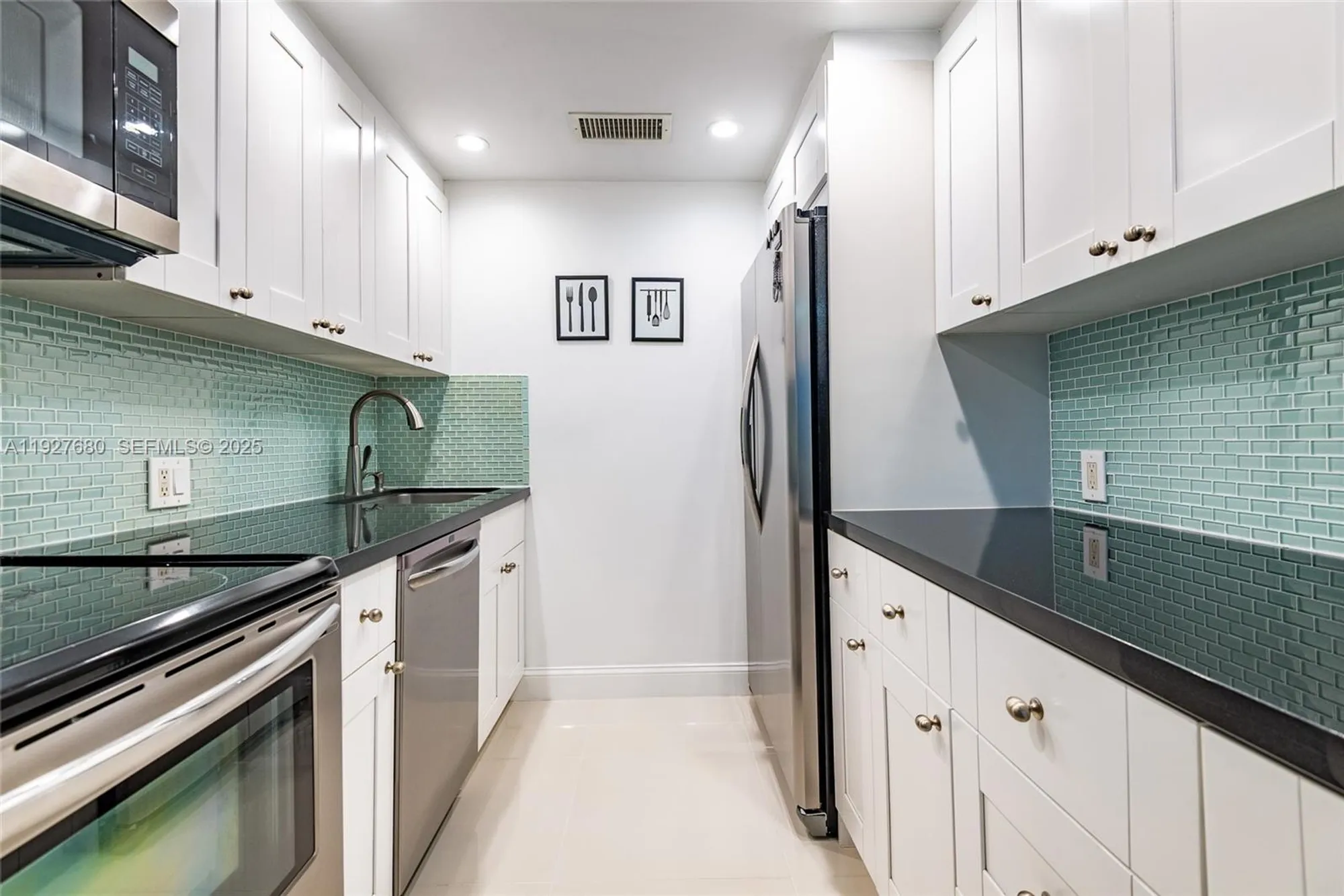 Property Slideshow image 11 of 34 | 1061 exeter d, Boca Raton, FL, 33434