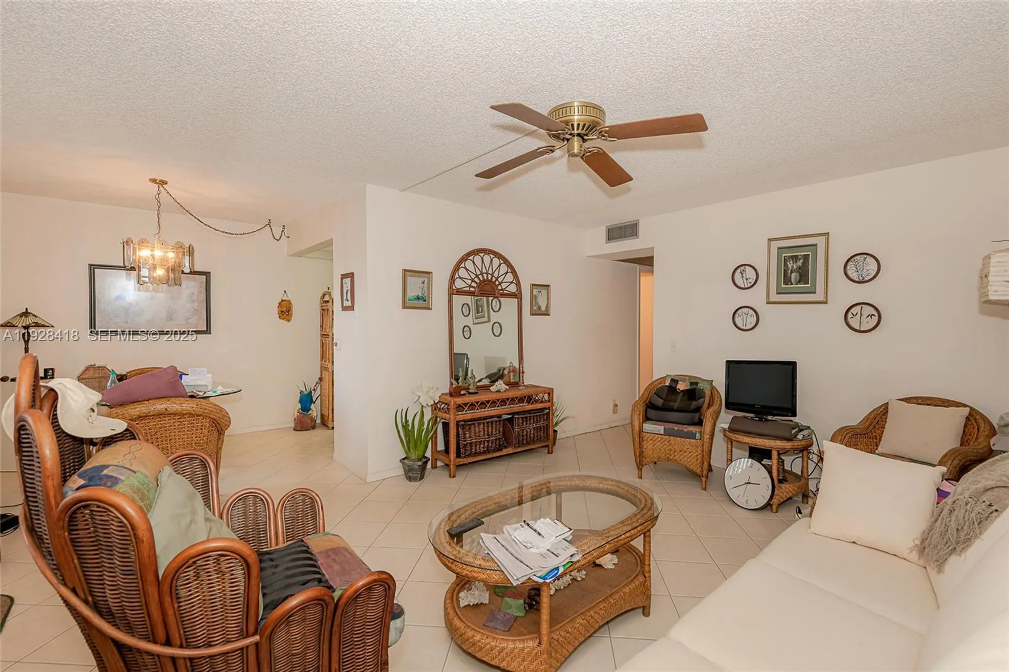 Property Slideshow image 5 of 29 | 13450 sw 3rd st 306d, Pembroke Pines, FL, 33027