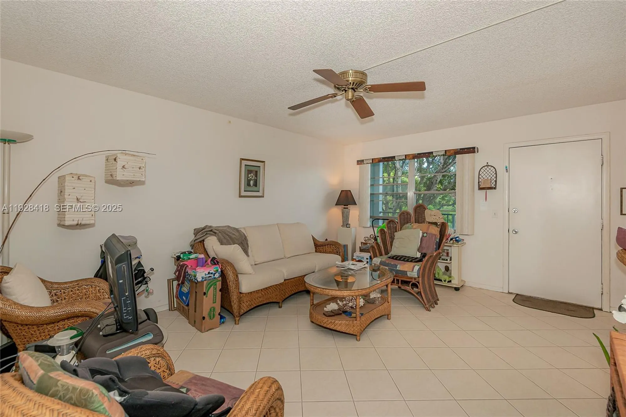 Property Slideshow image 7 of 29 | 13450 sw 3rd st 306d, Pembroke Pines, FL, 33027