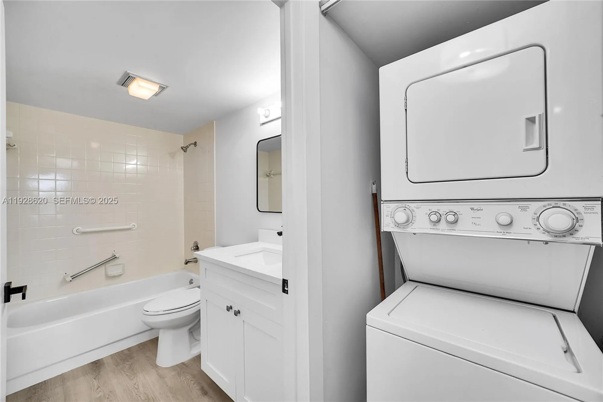 Property Slideshow image 14 of 28 | 1200 sw 124th ter 207o, Pembroke Pines, FL, 33027