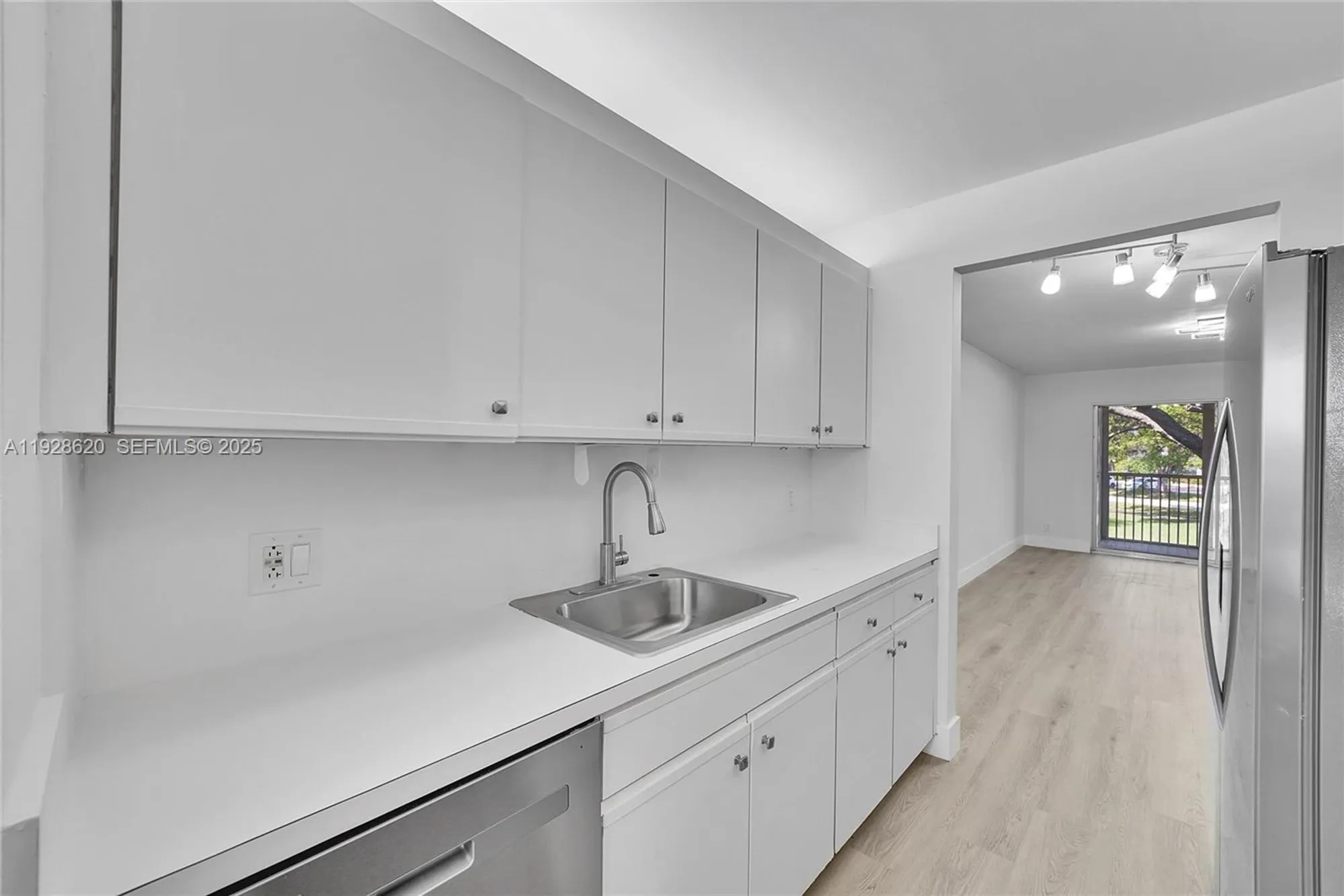 Property Slideshow image 1 of 28 | 1200 sw 124th ter 207o, Pembroke Pines, FL, 33027