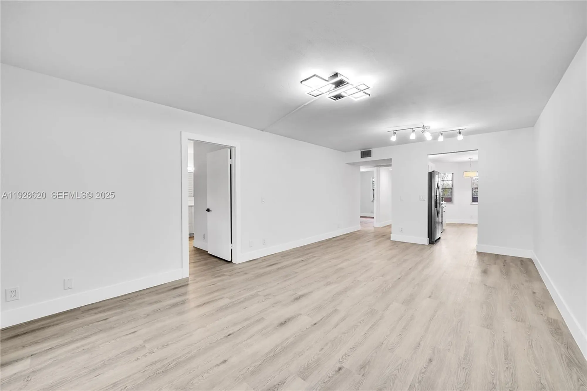 Property Slideshow image 12 of 28 | 1200 sw 124th ter 207o, Pembroke Pines, FL, 33027