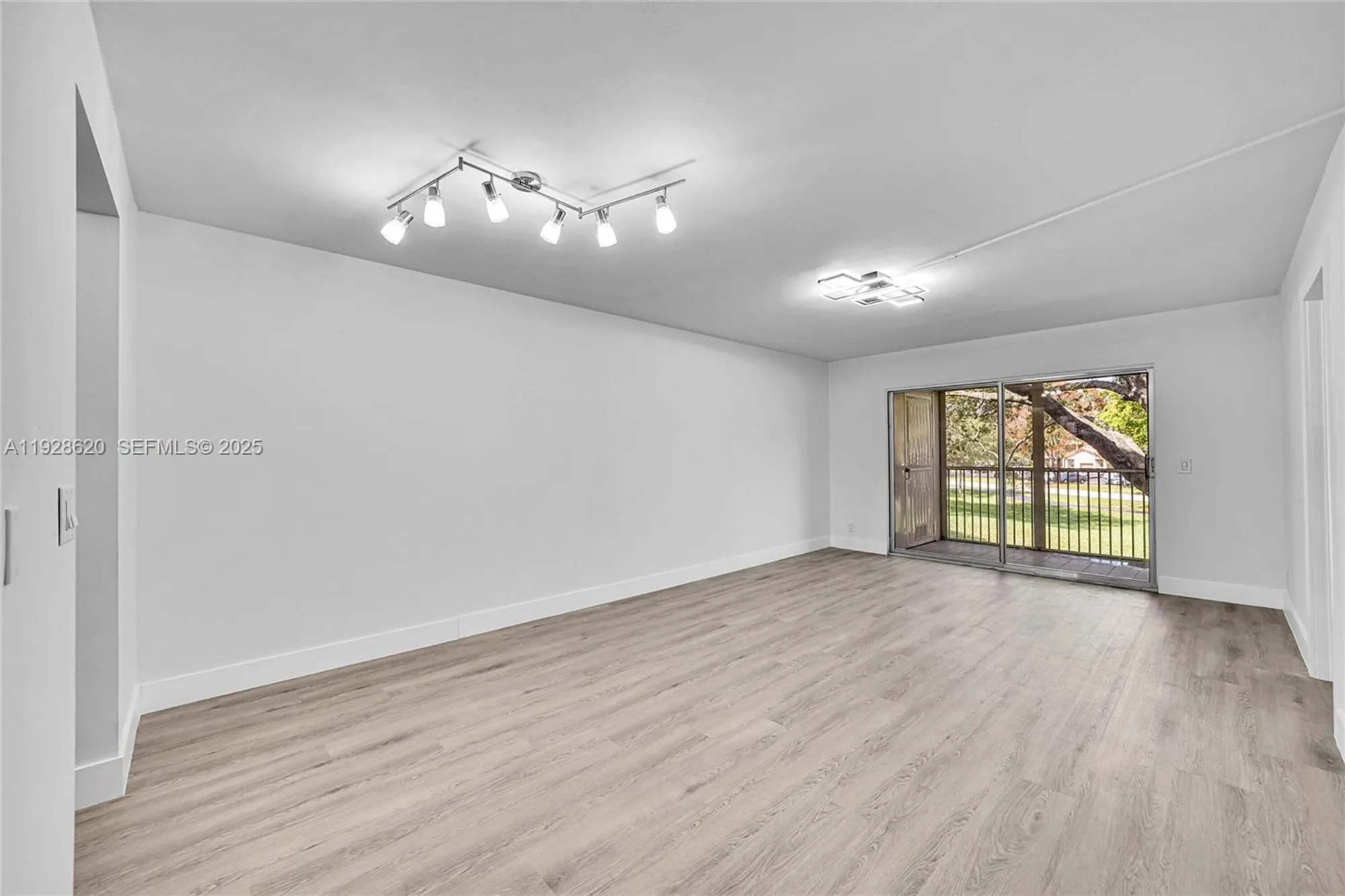 Property Slideshow image 8 of 28 | 1200 sw 124th ter 207o, Pembroke Pines, FL, 33027