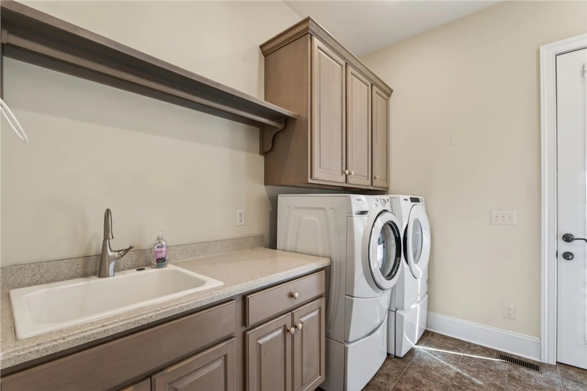 Property Slideshow image 19 of 50 | 173 southport, Williamsburg, VA, 23188