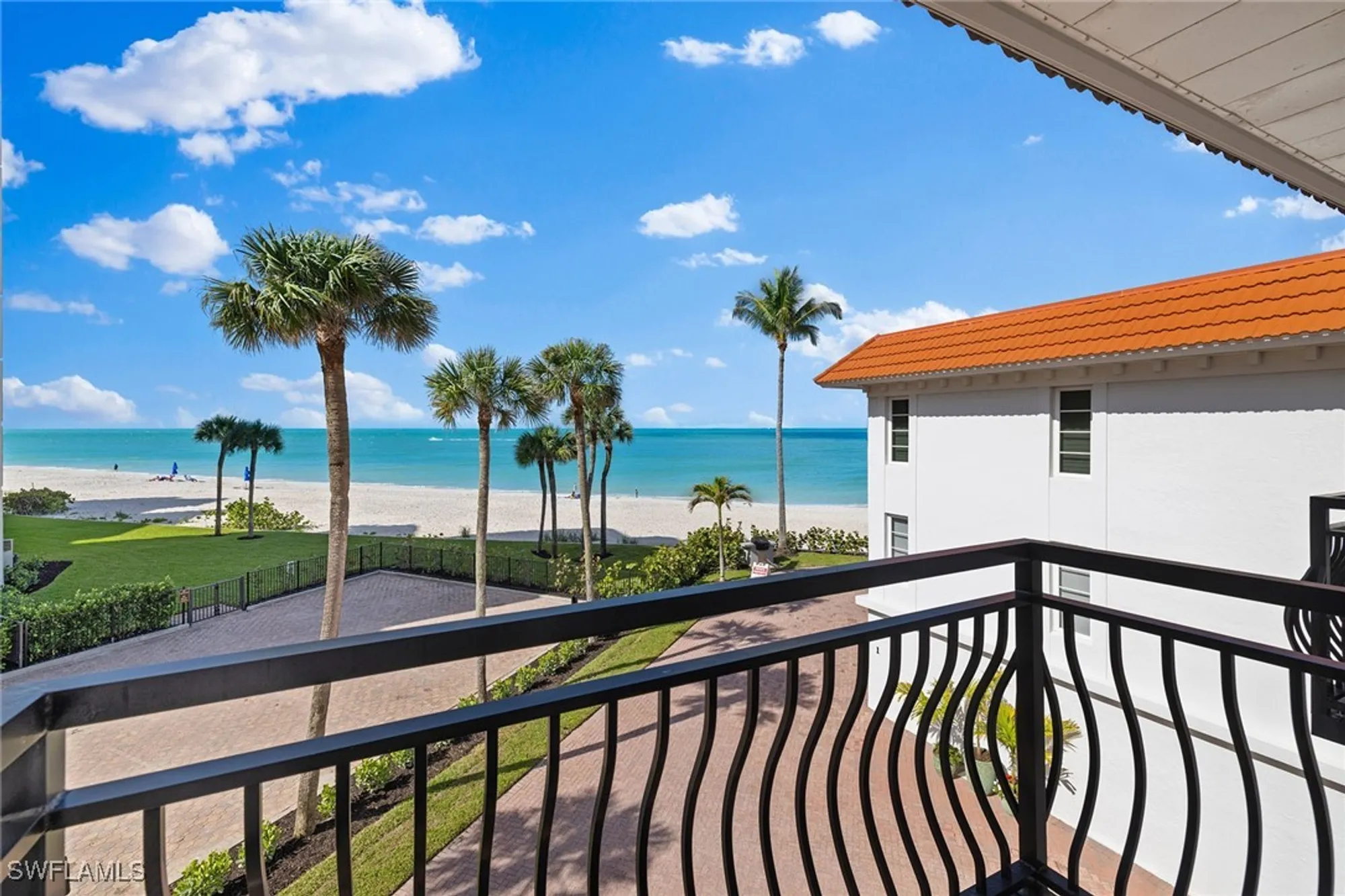 Property Slideshow image 16 of 34 | 3333 gulf shore blvd 4, Naples, FL, 34103