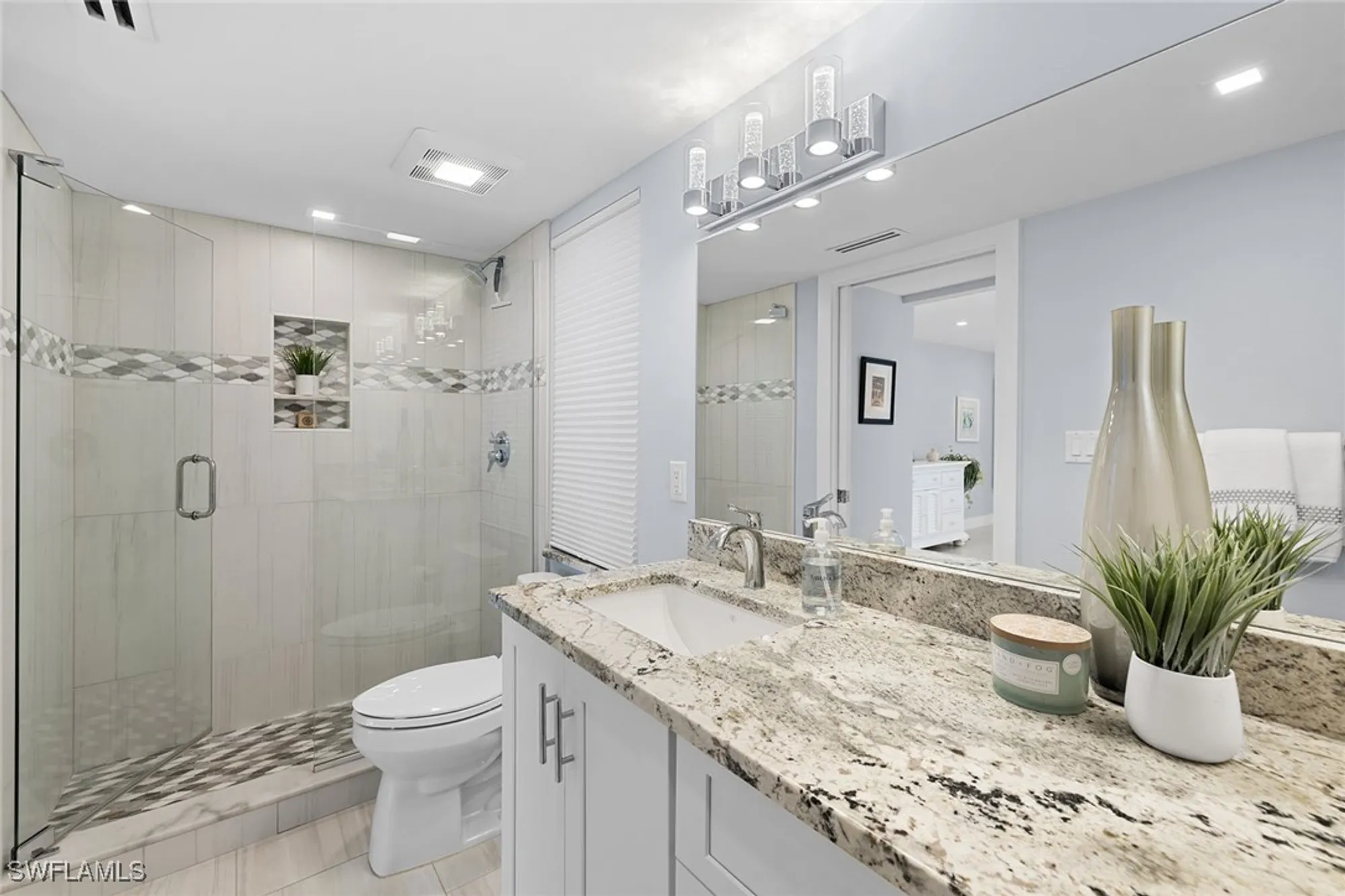 Property Slideshow image 19 of 34 | 3333 gulf shore blvd 4, Naples, FL, 34103