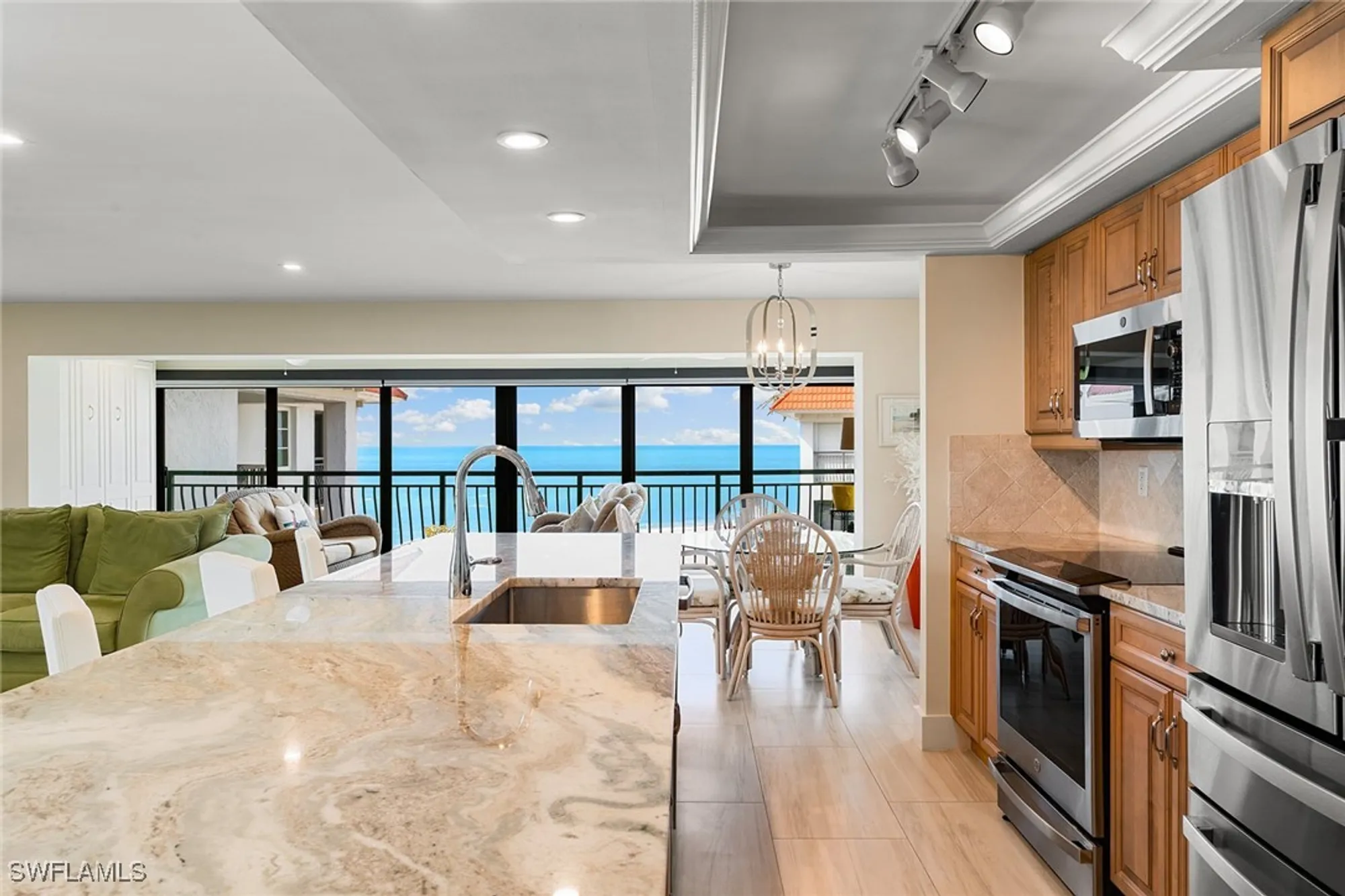 Property Slideshow image 10 of 34 | 3333 gulf shore blvd 4, Naples, FL, 34103