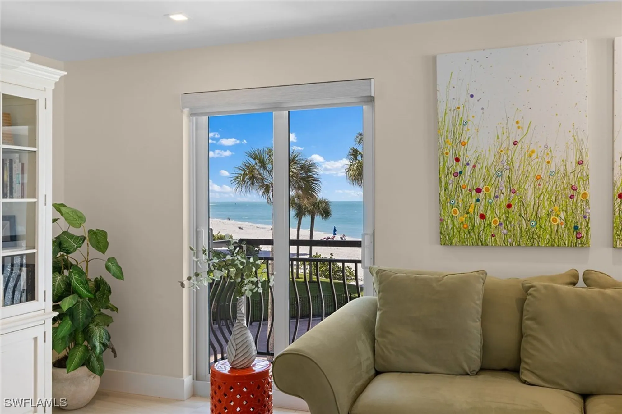 Property Slideshow image 11 of 34 | 3333 gulf shore blvd 4, Naples, FL, 34103