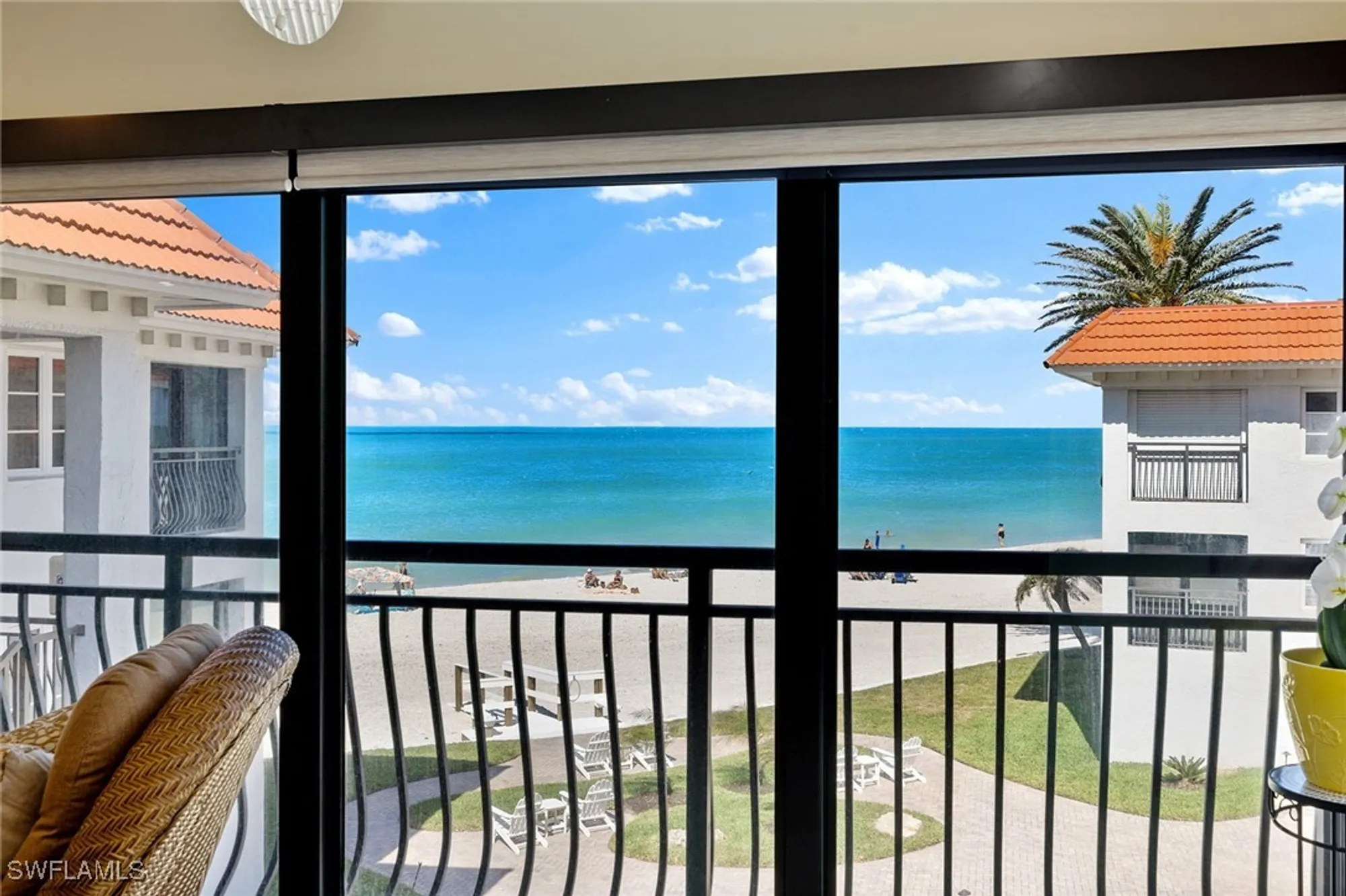 Property Slideshow image 2 of 34 | 3333 gulf shore blvd 4, Naples, FL, 34103