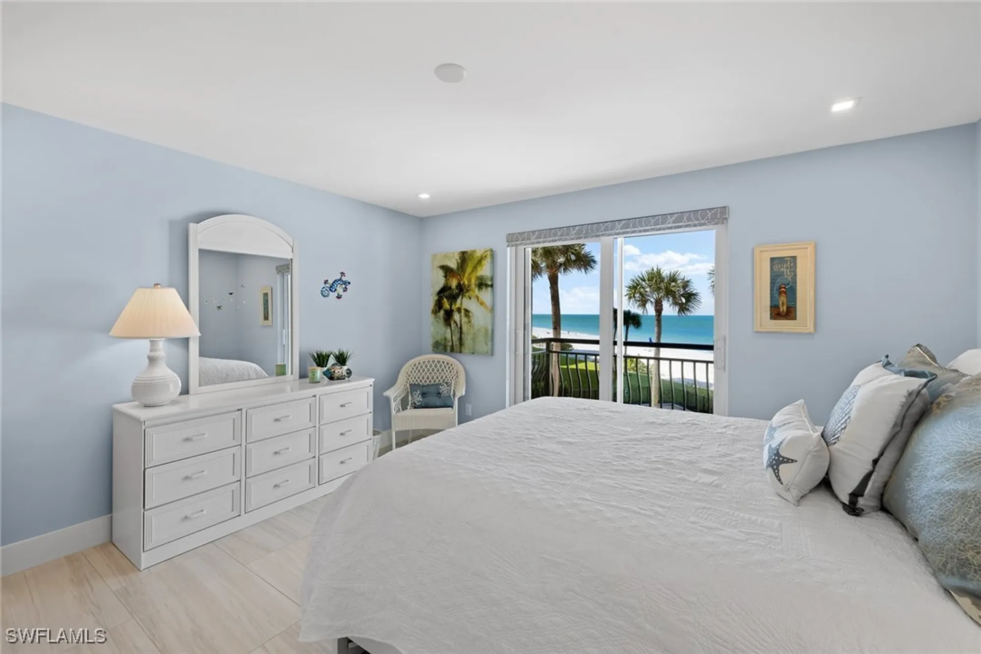 Property Slideshow image 21 of 34 | 3333 gulf shore blvd 4, Naples, FL, 34103