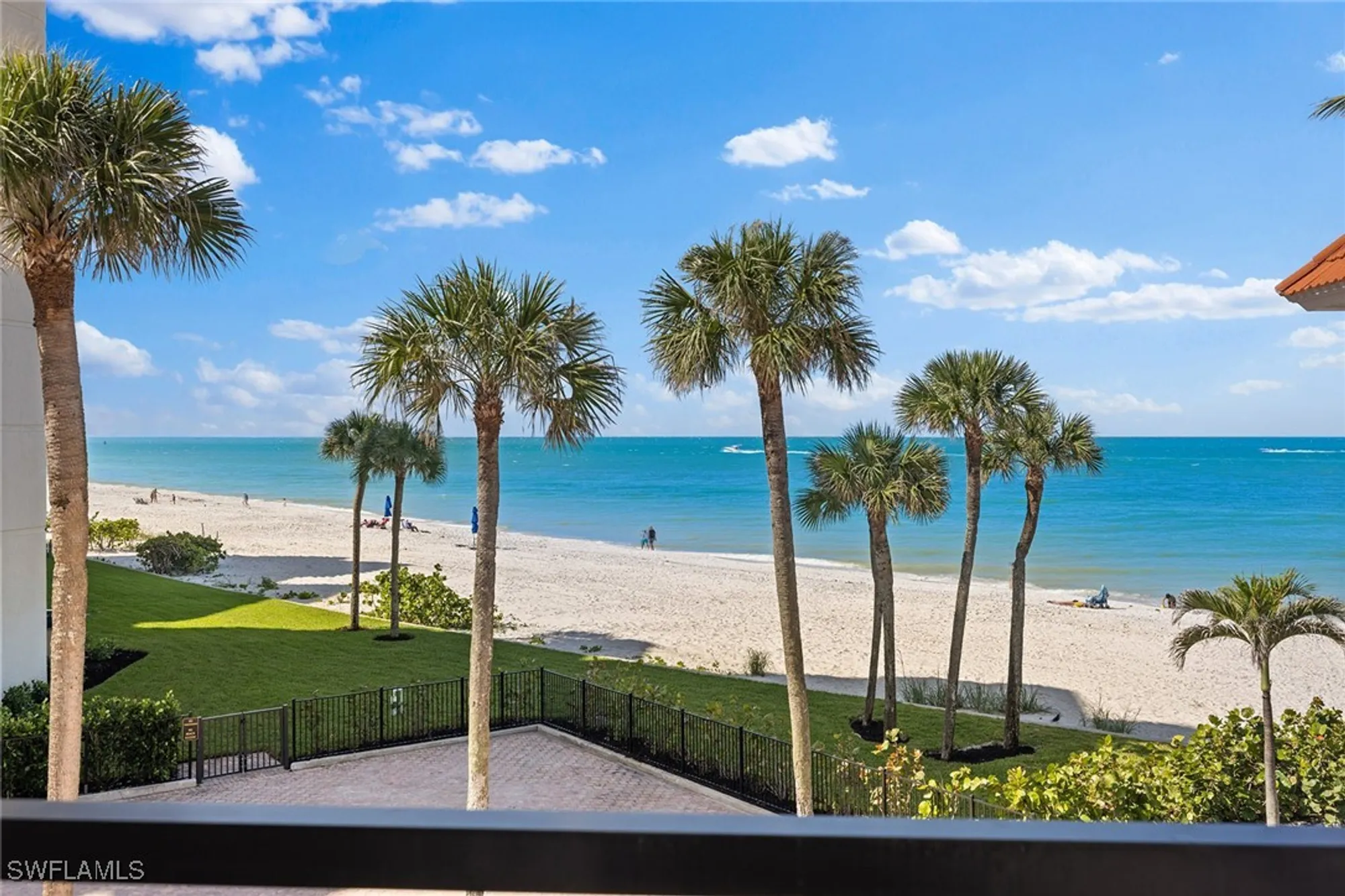 Property Slideshow image 23 of 34 | 3333 gulf shore blvd 4, Naples, FL, 34103