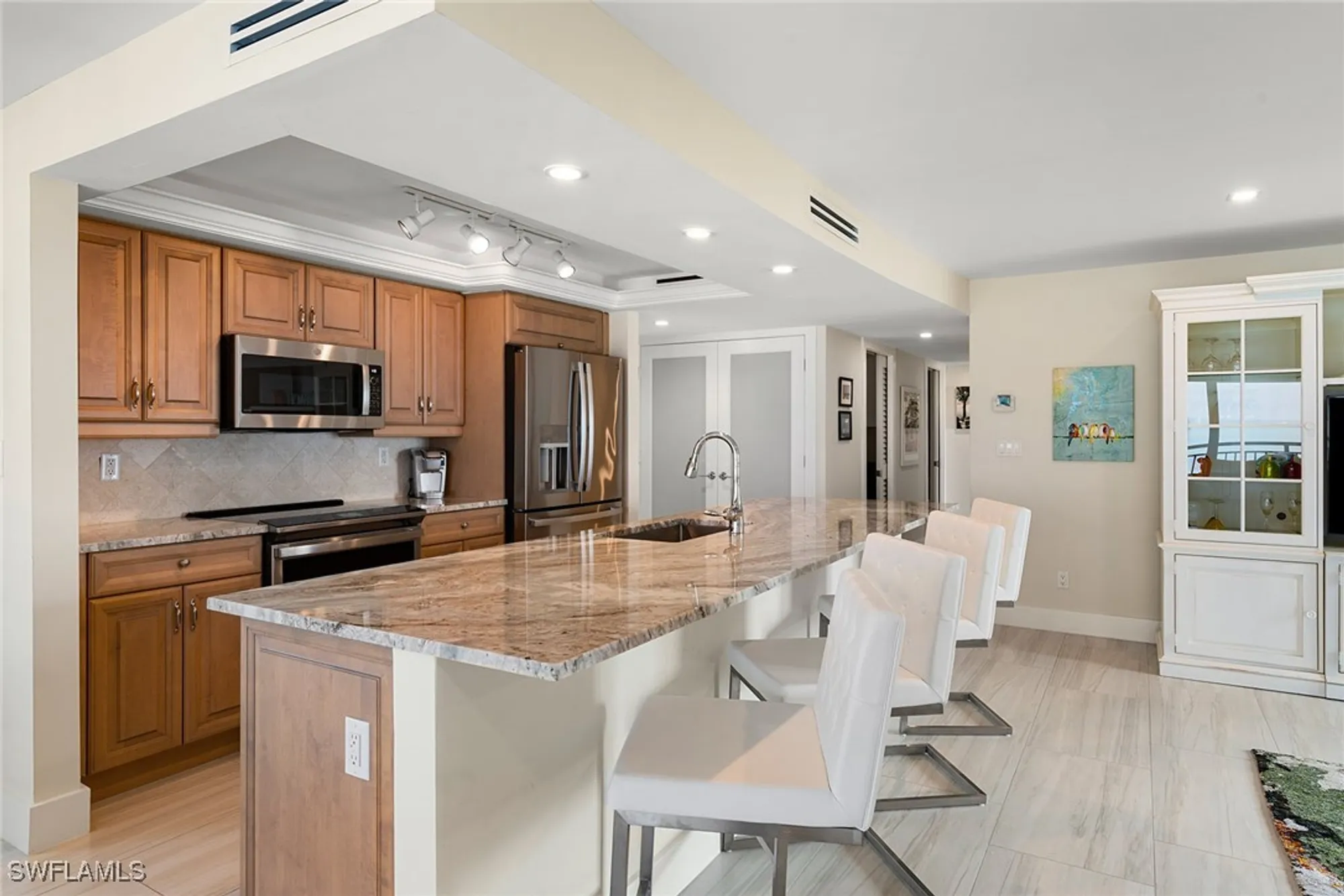 Property Slideshow image 9 of 34 | 3333 gulf shore blvd 4, Naples, FL, 34103