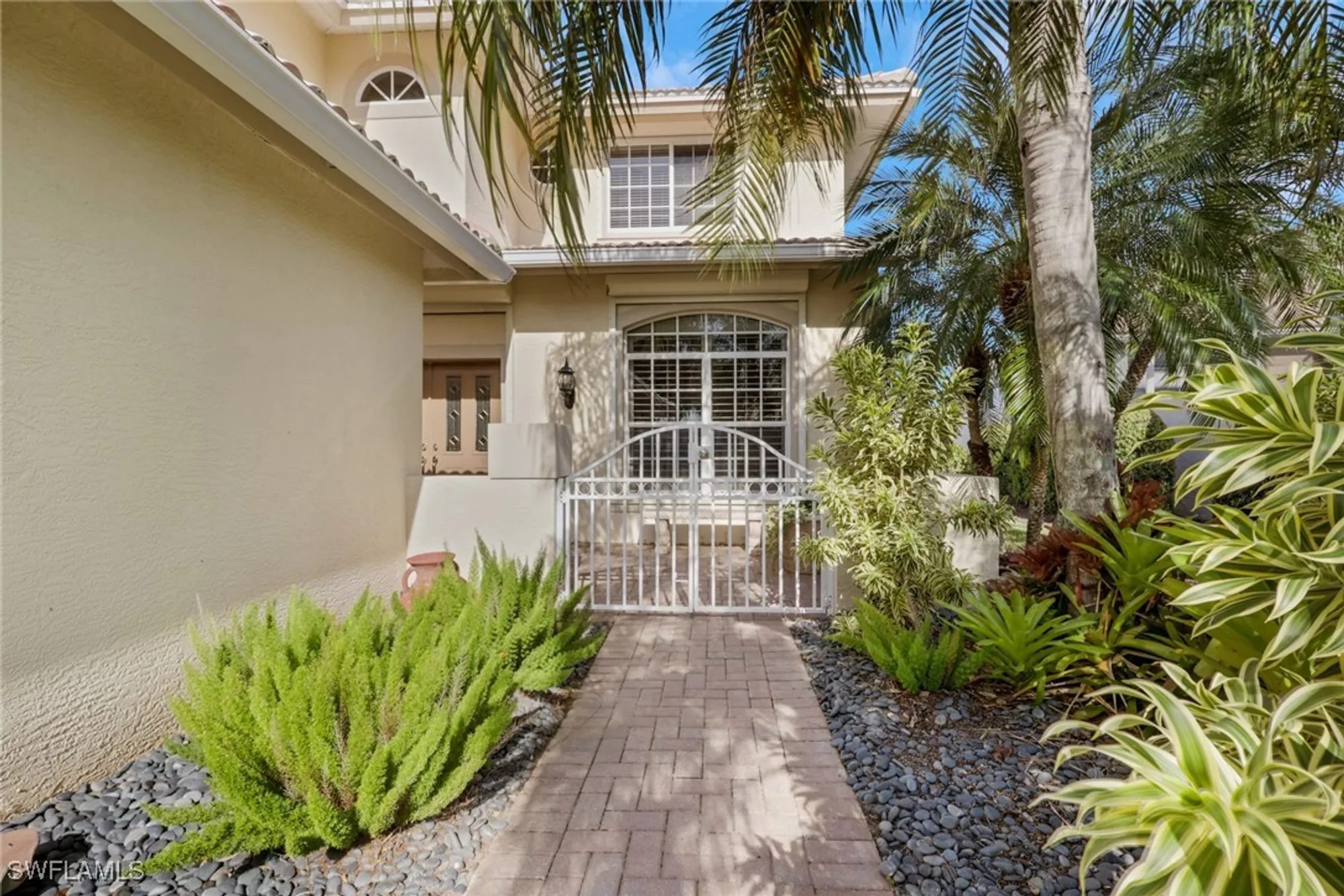 Property Slideshow image 4 of 37 | 483 palo verde dr, Naples, FL, 34119