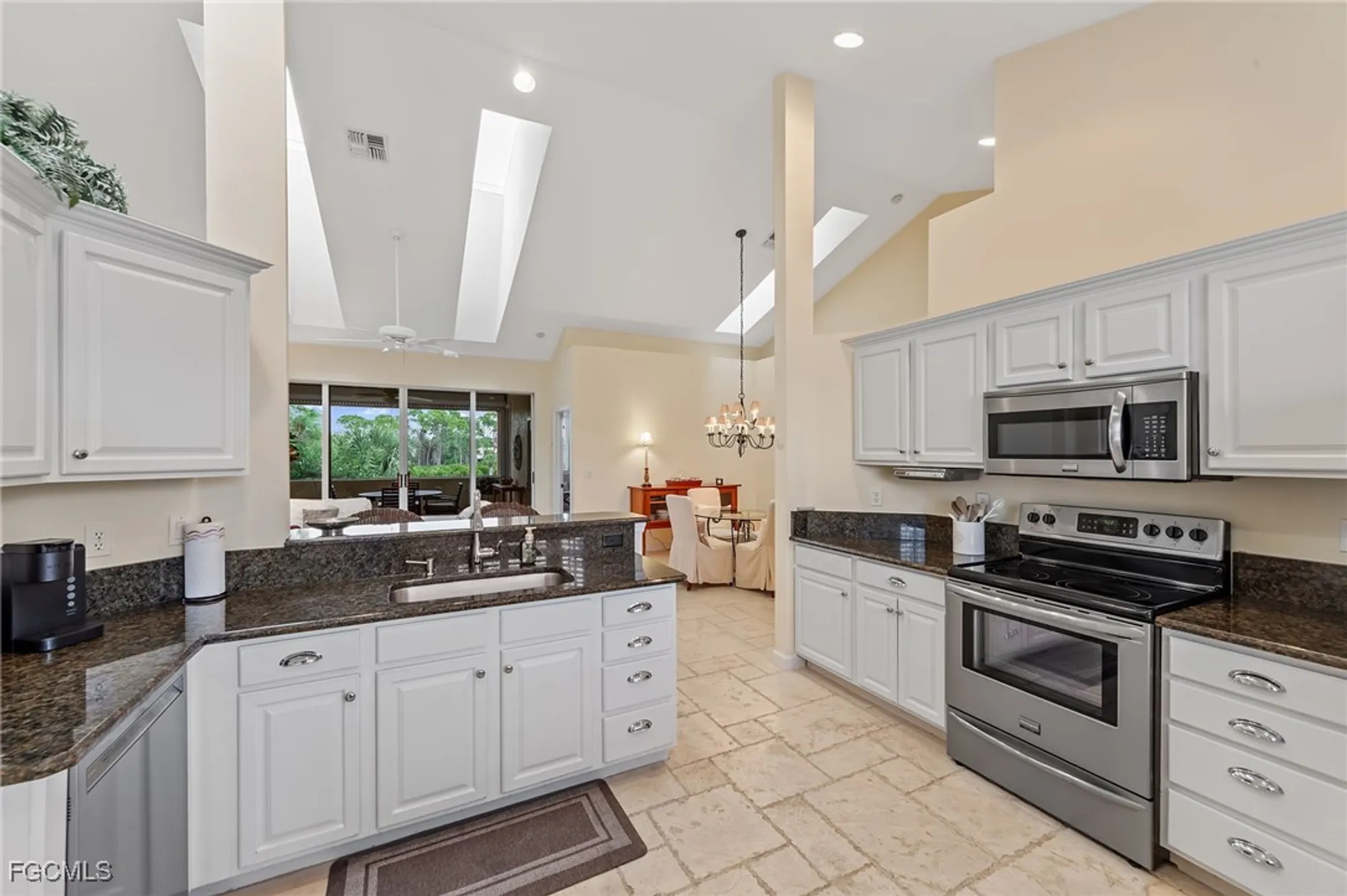 Property Slideshow image 14 of 49 | 25140 goldcrest dr 622, Bonita Springs, FL, 34134