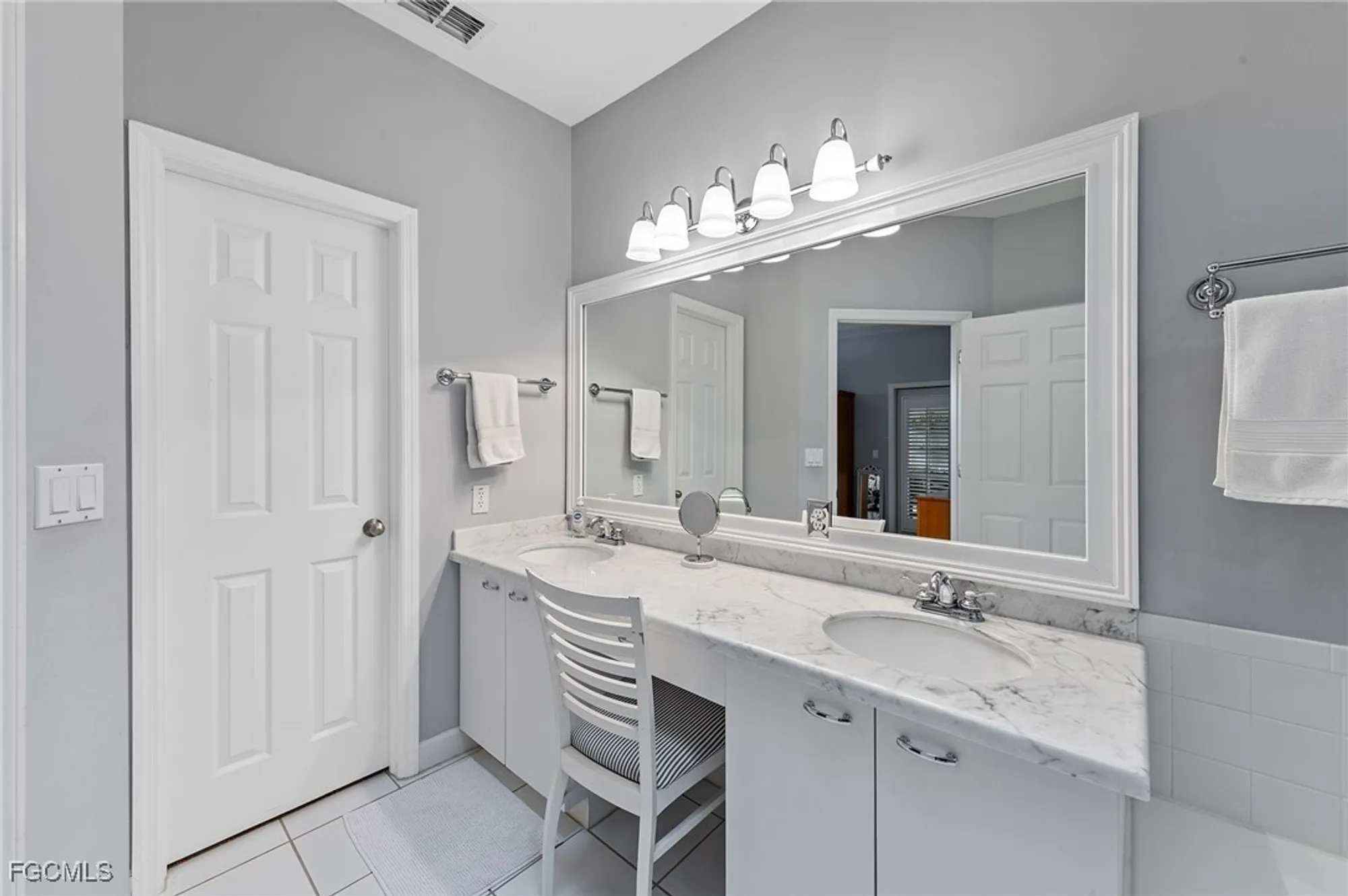 Property Slideshow image 25 of 49 | 25140 goldcrest dr 622, Bonita Springs, FL, 34134