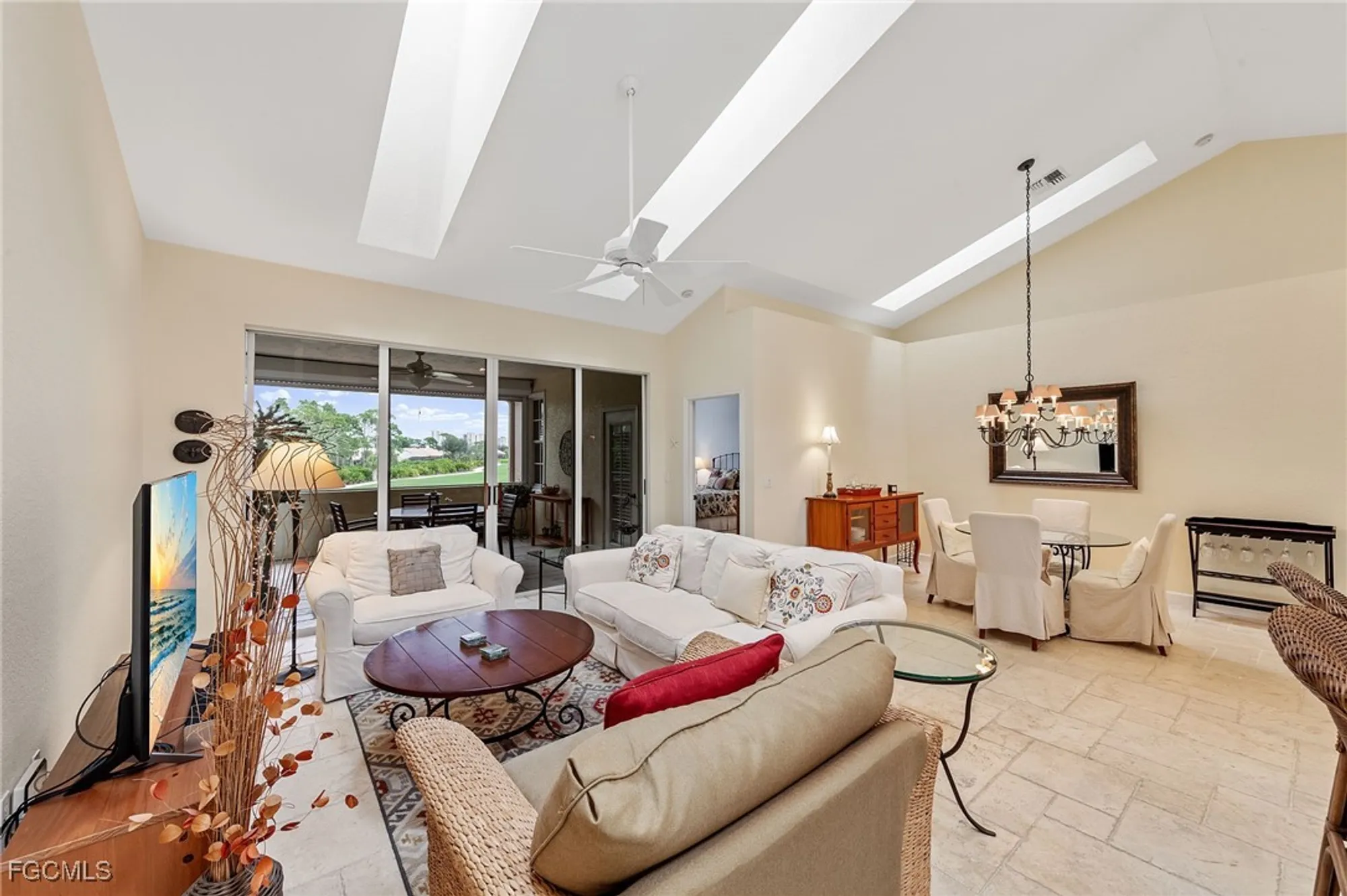 Property Slideshow image 7 of 49 | 25140 goldcrest dr 622, Bonita Springs, FL, 34134