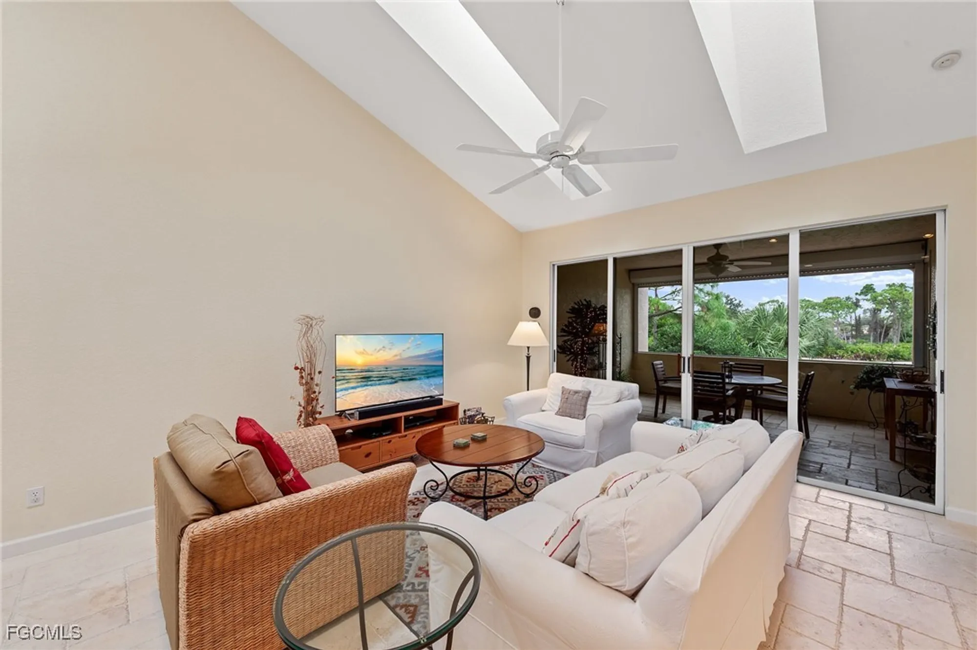 Property Slideshow image 8 of 49 | 25140 goldcrest dr 622, Bonita Springs, FL, 34134
