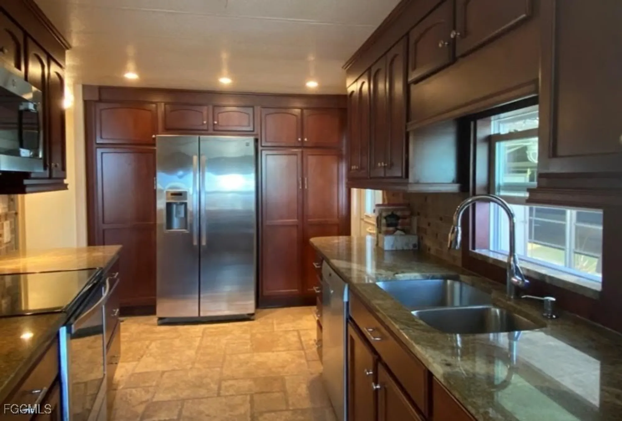 Property Slideshow image 19 of 28 | 14518 battery bnd, North Fort Myers, FL, 33917