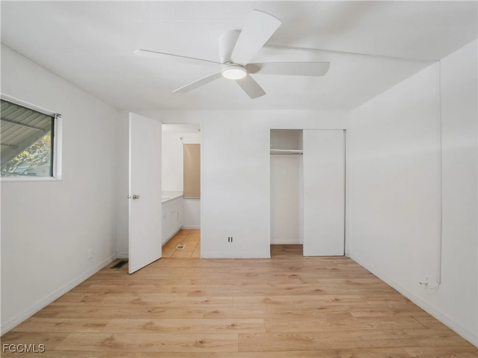 Property Slideshow image 12 of 28 | 14518 battery bnd, North Fort Myers, FL, 33917