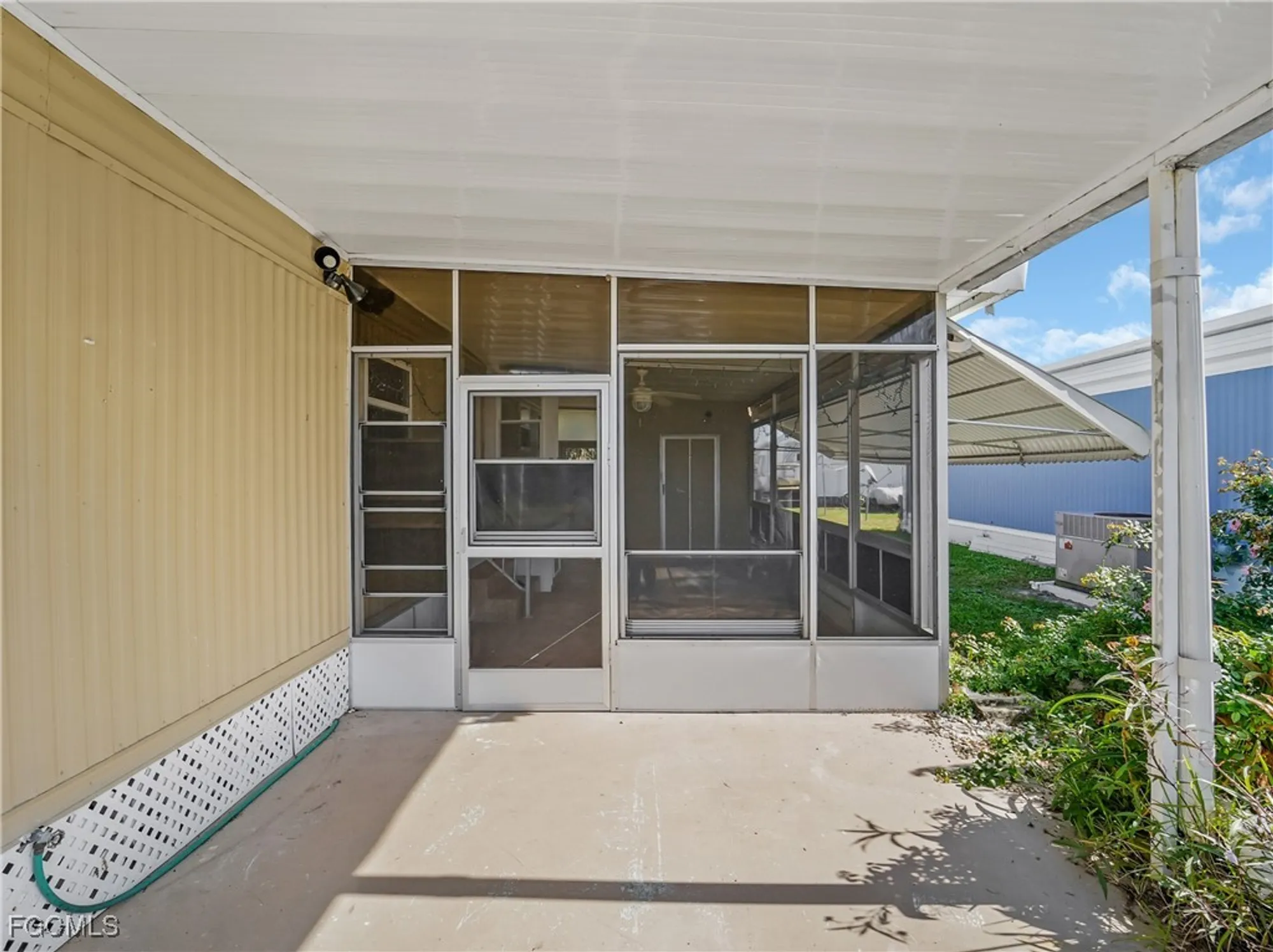 Property Slideshow image 6 of 28 | 14518 battery bnd, North Fort Myers, FL, 33917