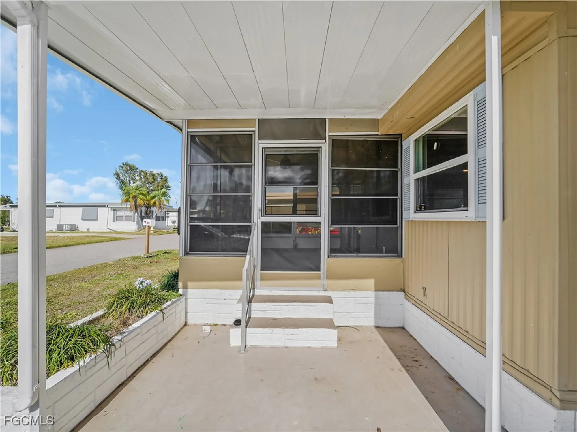 Property Slideshow image 7 of 28 | 14518 battery bnd, North Fort Myers, FL, 33917