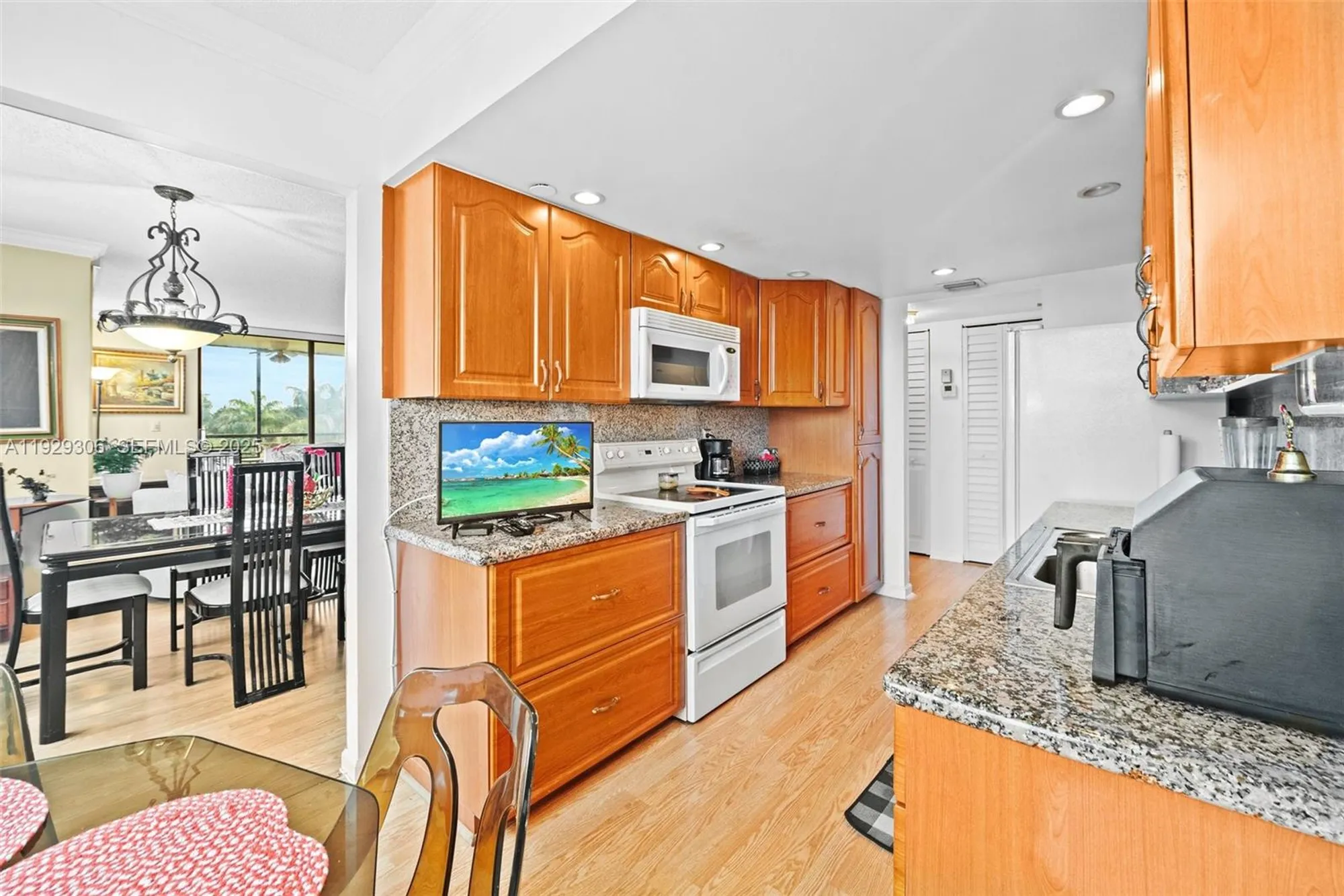Property Slideshow image 14 of 27 | 900 saint charles pl 419, Pembroke Pines, FL, 33026