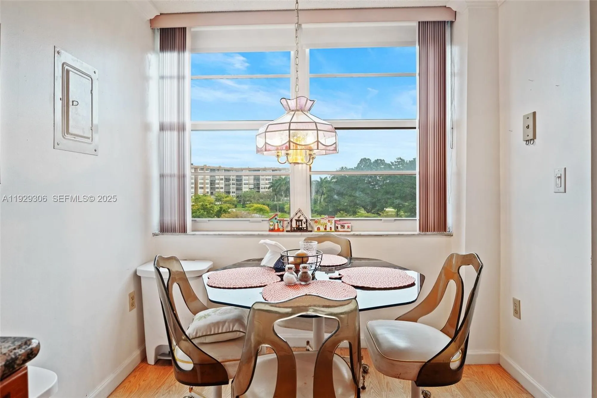 Property Slideshow image 16 of 27 | 900 saint charles pl 419, Pembroke Pines, FL, 33026