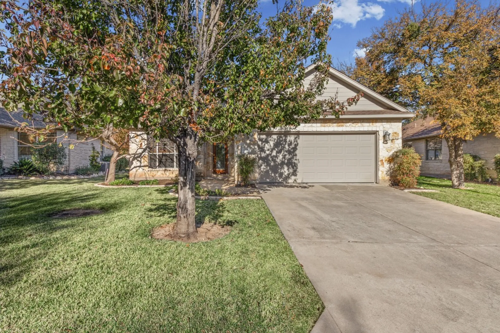 Property Slideshow image 1 of 23 | 715 enchanted rock trl, Georgetown, TX, 78633