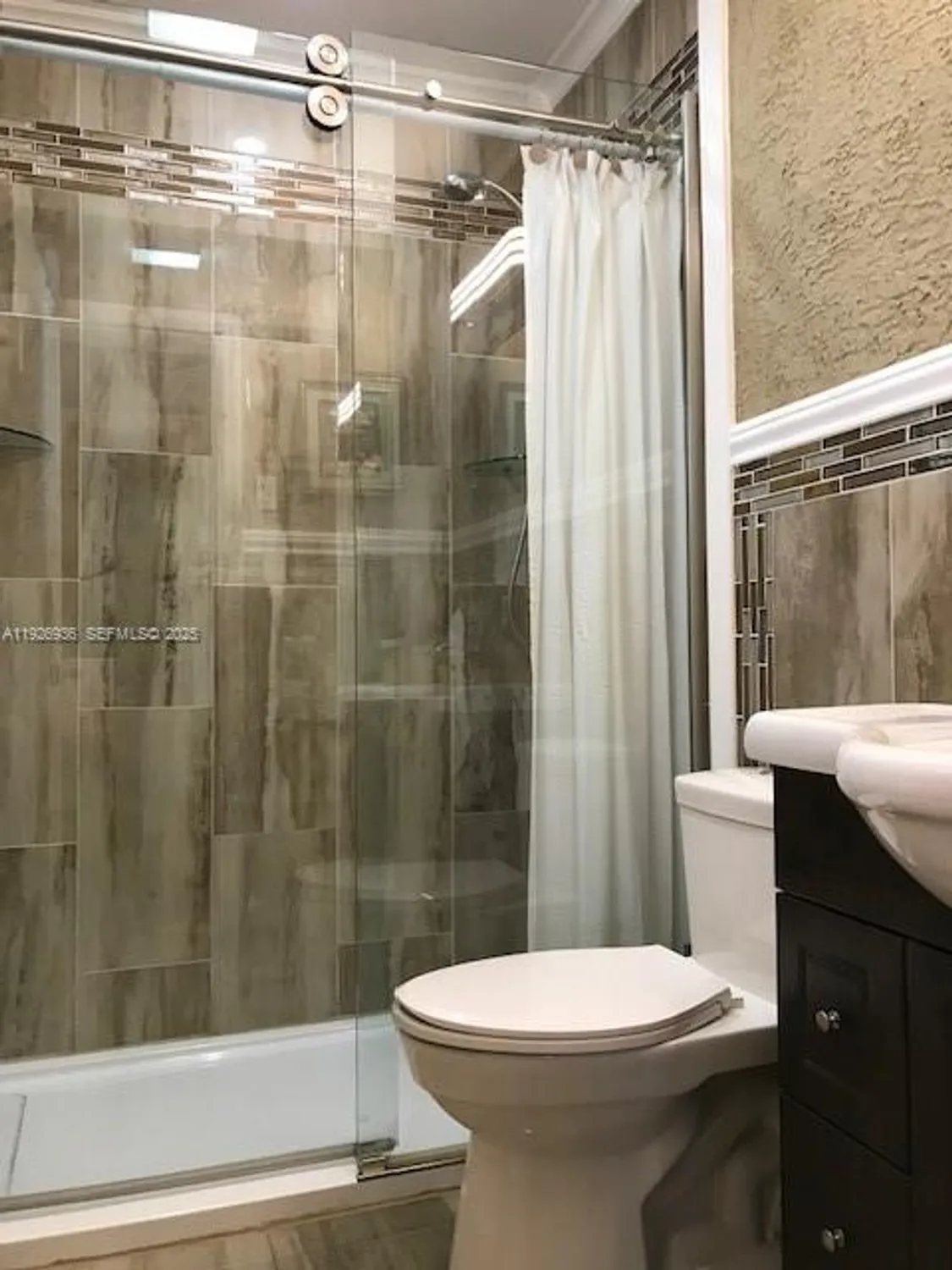 Property Slideshow image 16 of 19 | 4908 nw 47th ter, Tamarac, FL, 33319