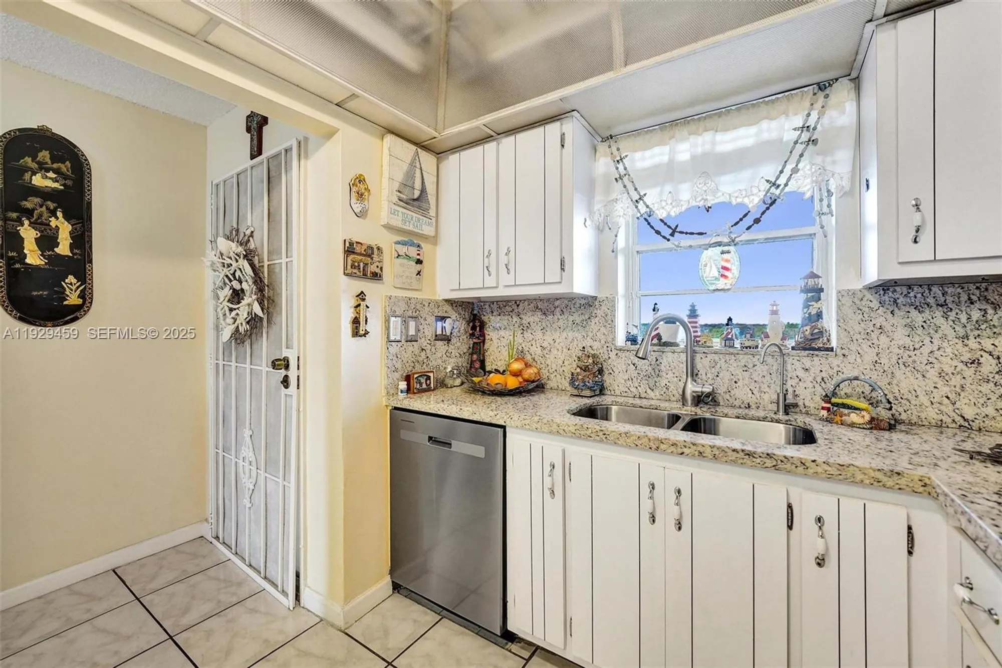 Property Slideshow image 11 of 44 | 5860 nw 44th st apt 806, Lauderhill, FL, 33319