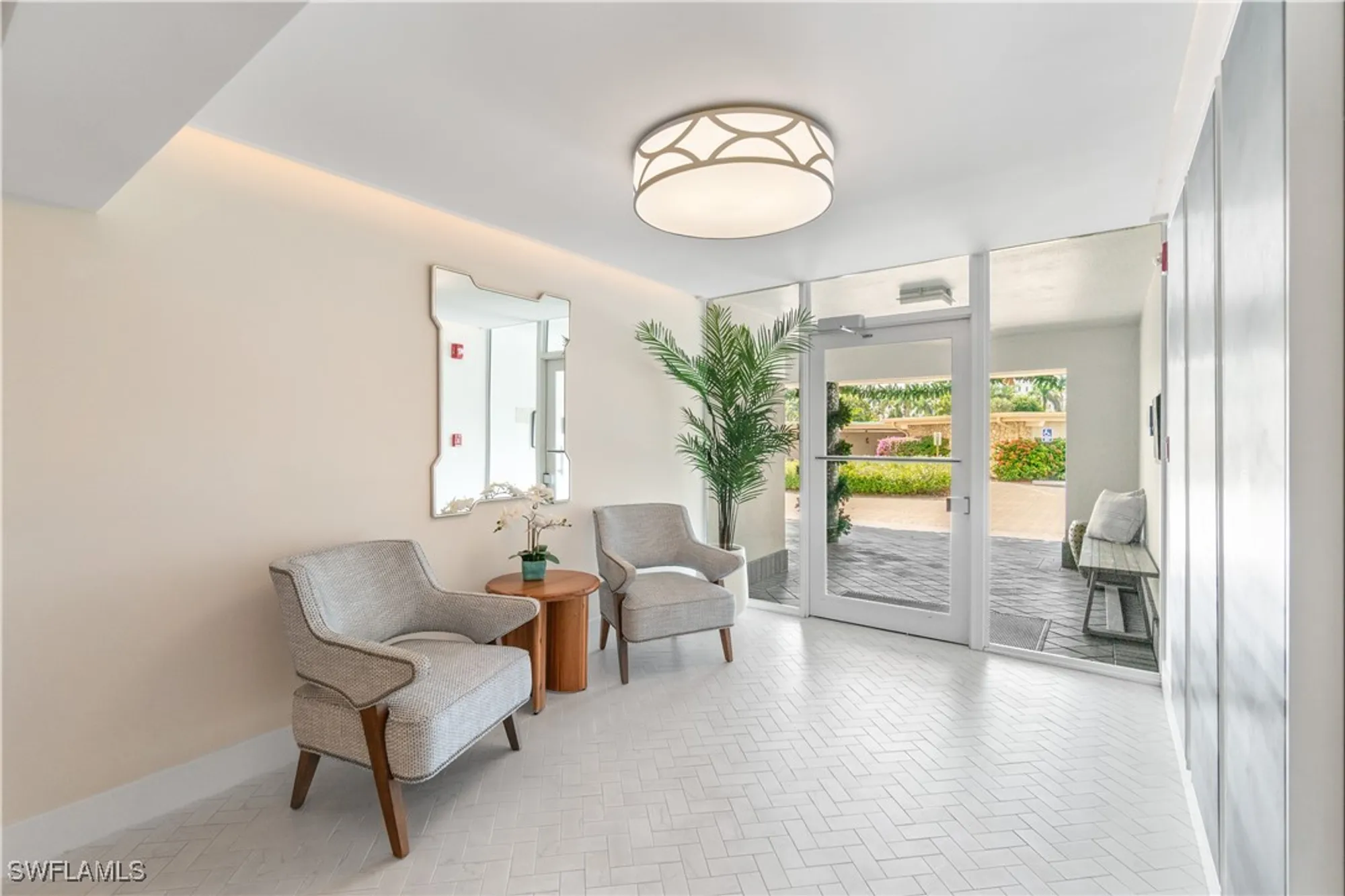 Property Slideshow image 19 of 25 | 3420 gulf shore blvd 63, Naples, FL, 34103