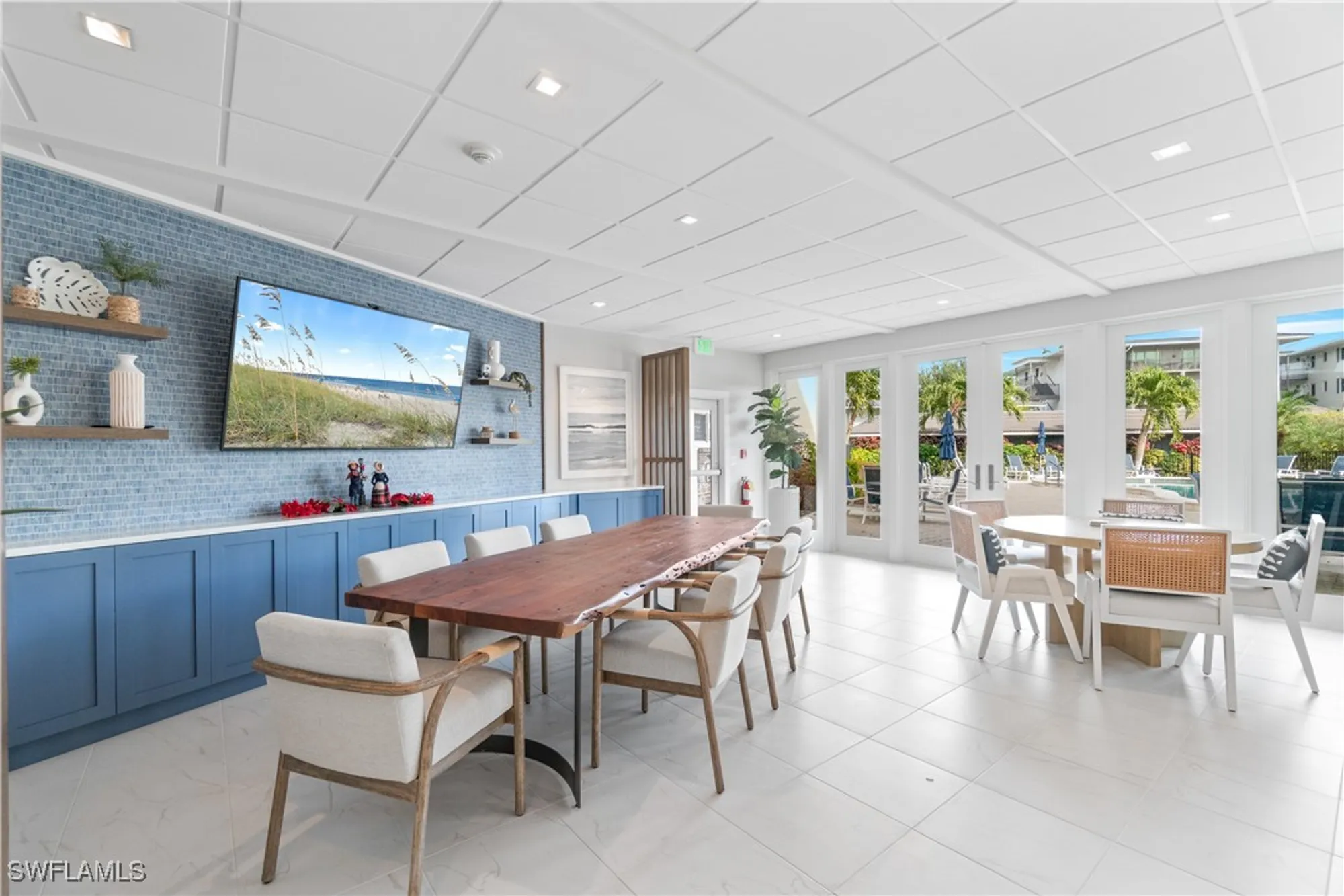 Property Slideshow image 12 of 25 | 3420 gulf shore blvd 63, Naples, FL, 34103