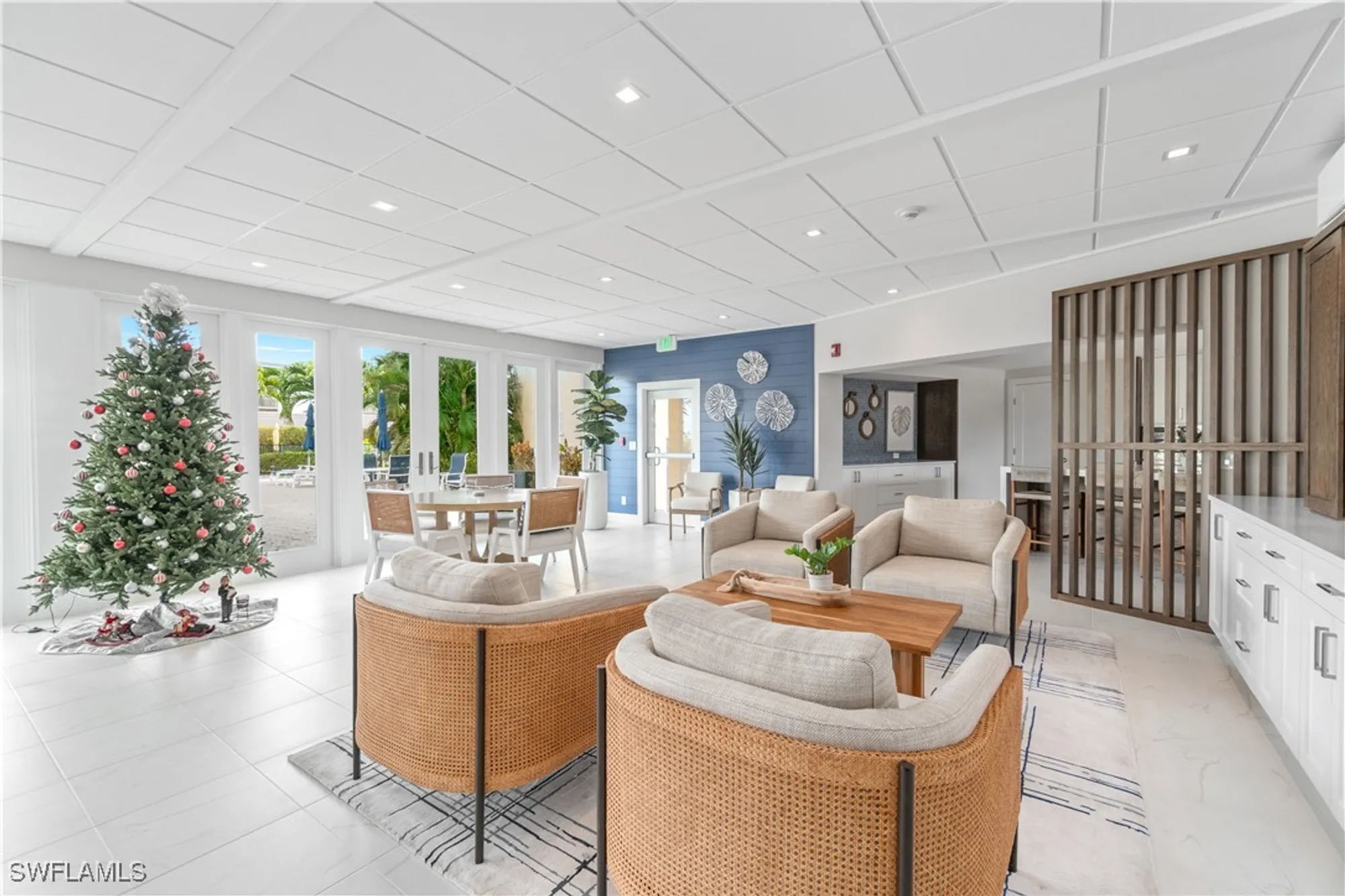 Property Slideshow image 13 of 25 | 3420 gulf shore blvd 63, Naples, FL, 34103