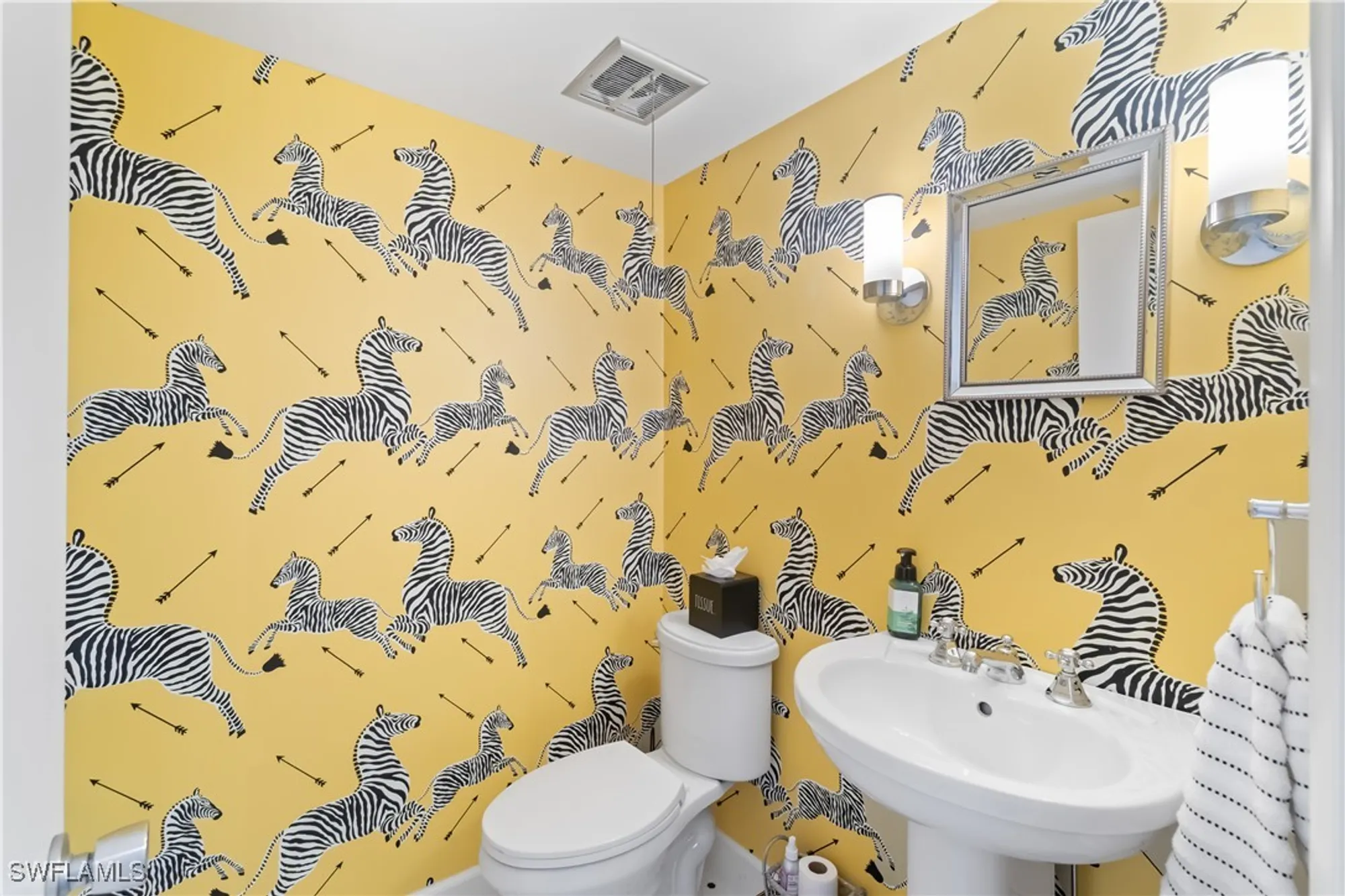 Property Slideshow image 24 of 25 | 3420 gulf shore blvd 63, Naples, FL, 34103