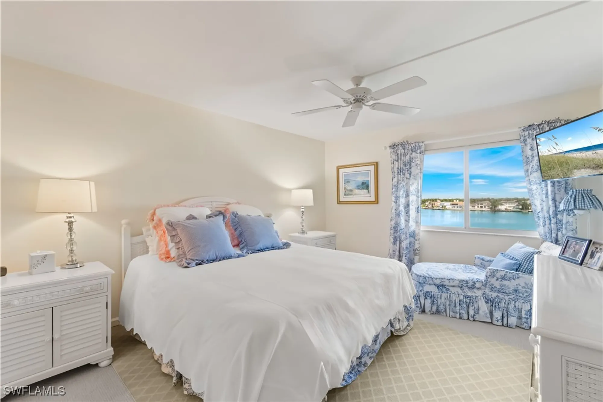 Property Slideshow image 7 of 25 | 3420 gulf shore blvd 63, Naples, FL, 34103