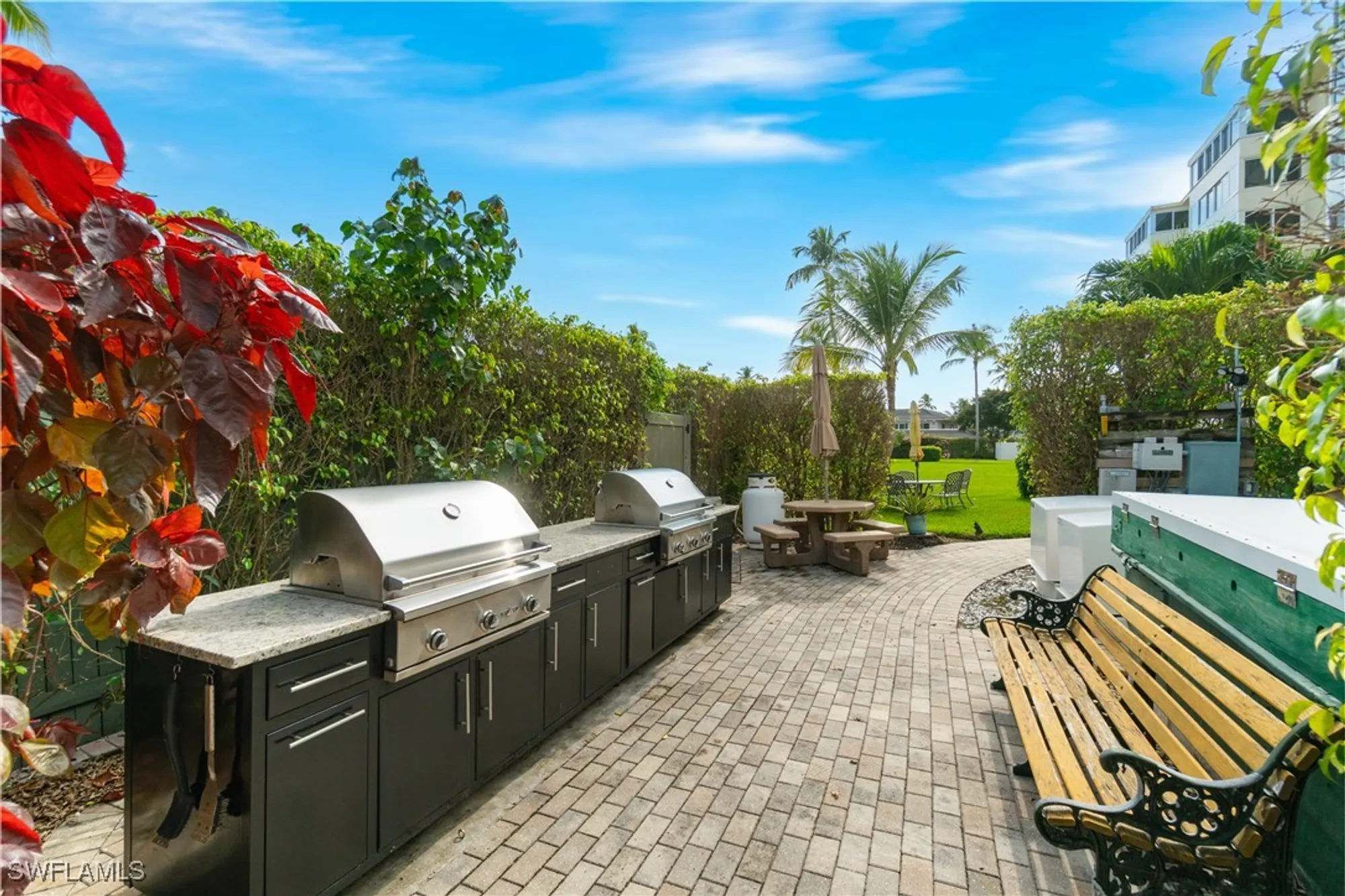 Property Slideshow image 8 of 25 | 3420 gulf shore blvd 63, Naples, FL, 34103