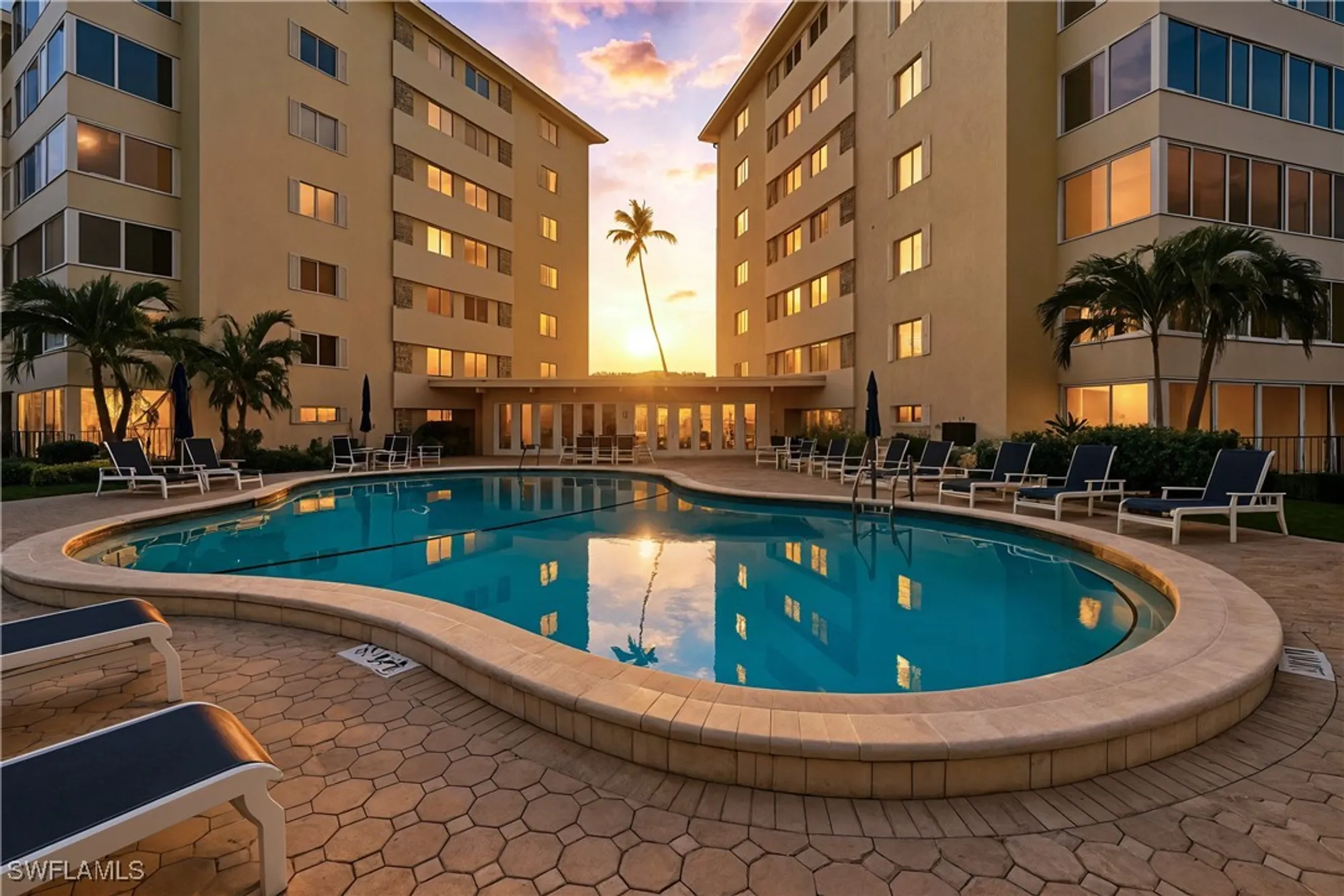 Property Slideshow image 9 of 25 | 3420 gulf shore blvd 63, Naples, FL, 34103