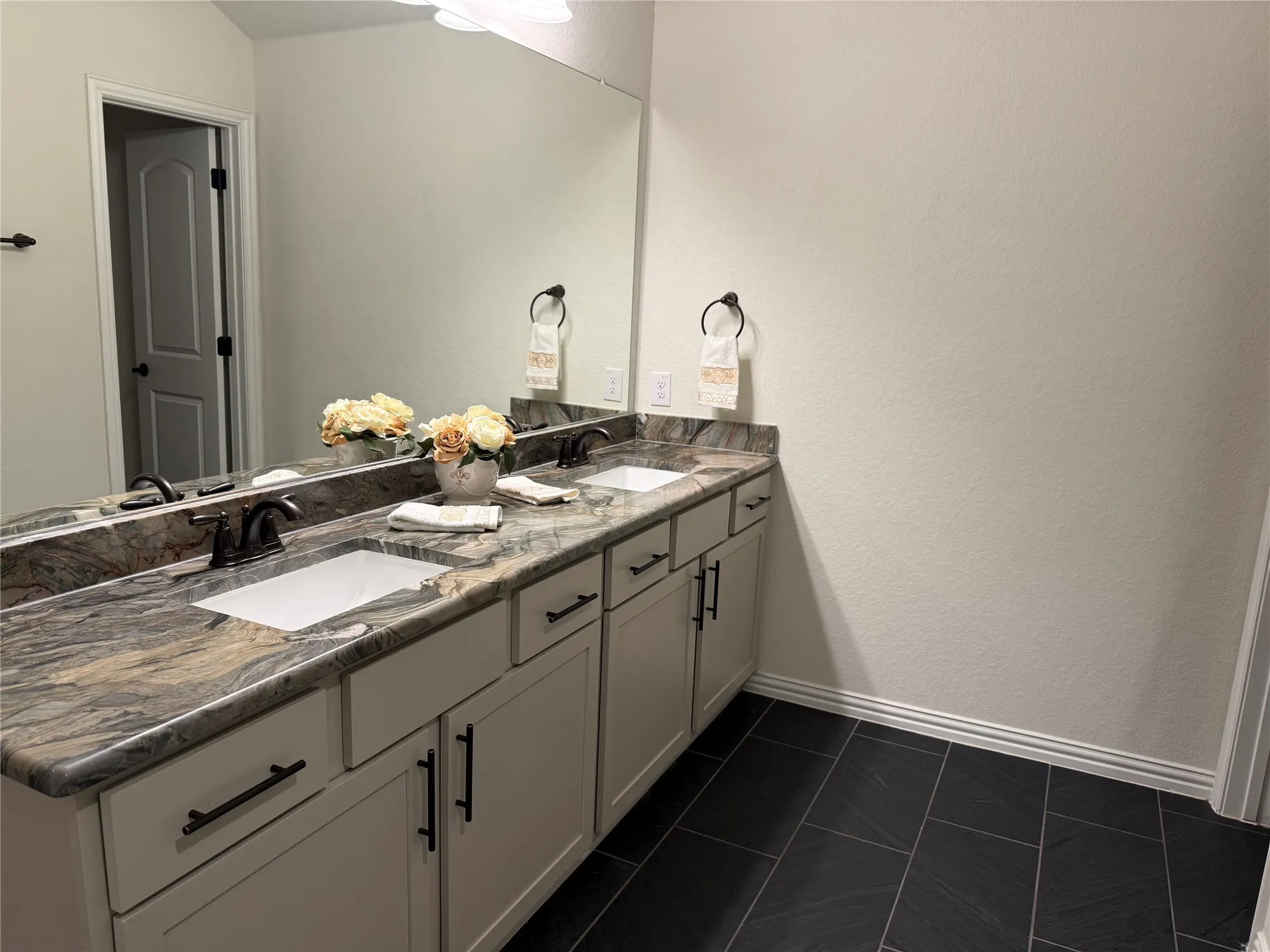 Property Slideshow image 24 of 50 | 649 jaboncillo st, New Braunfels, TX, 78132