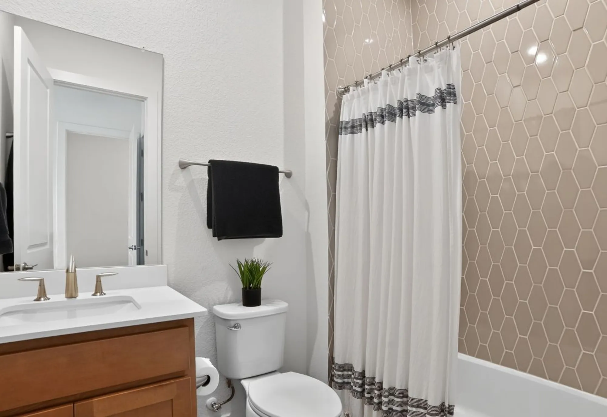 Property Slideshow image 24 of 38 | 200 alava way, Liberty Hill, TX, 78642