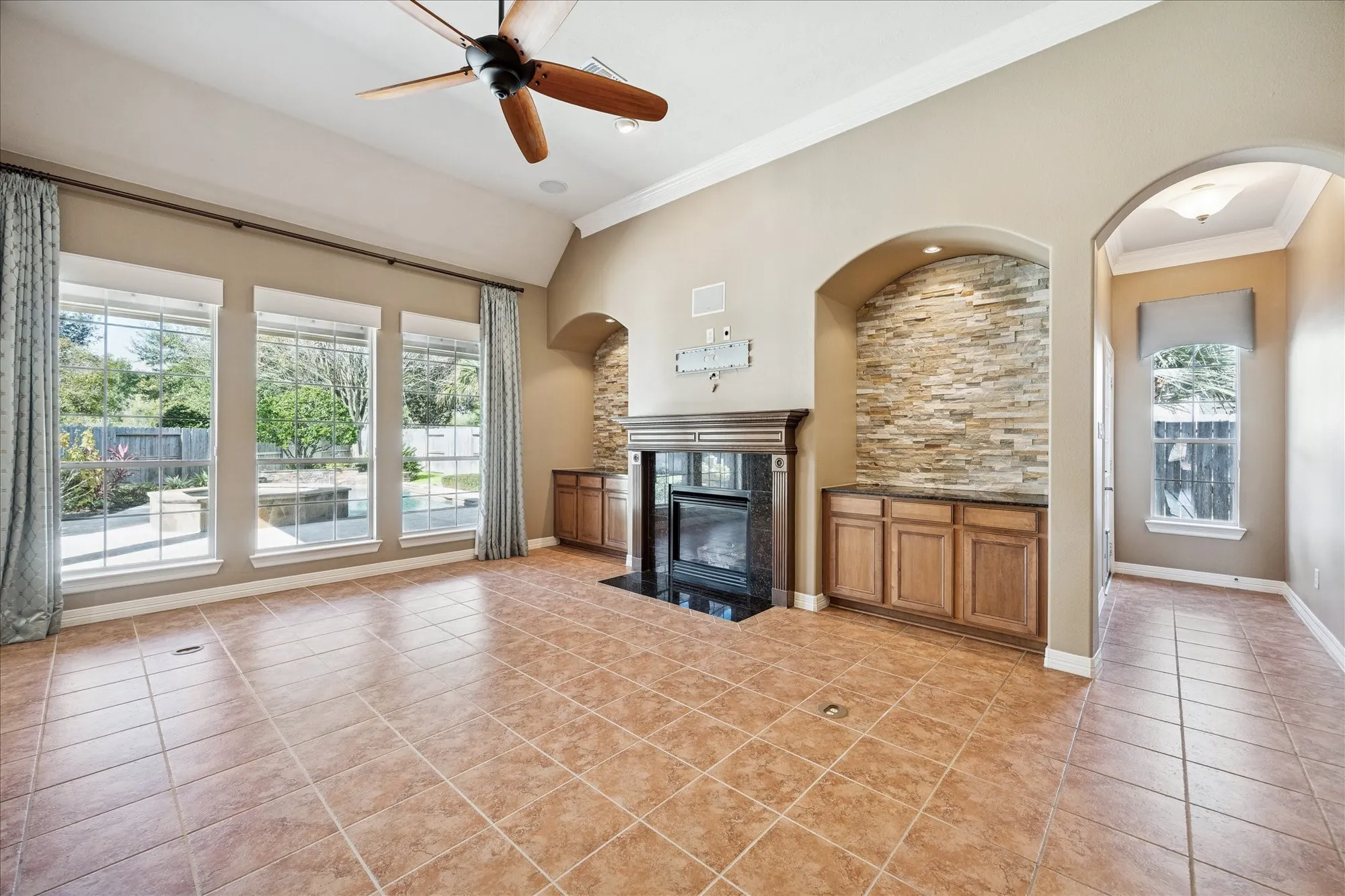 Property Slideshow image 8 of 23 | 5203 juniper terrace ln, Katy, TX, 77494