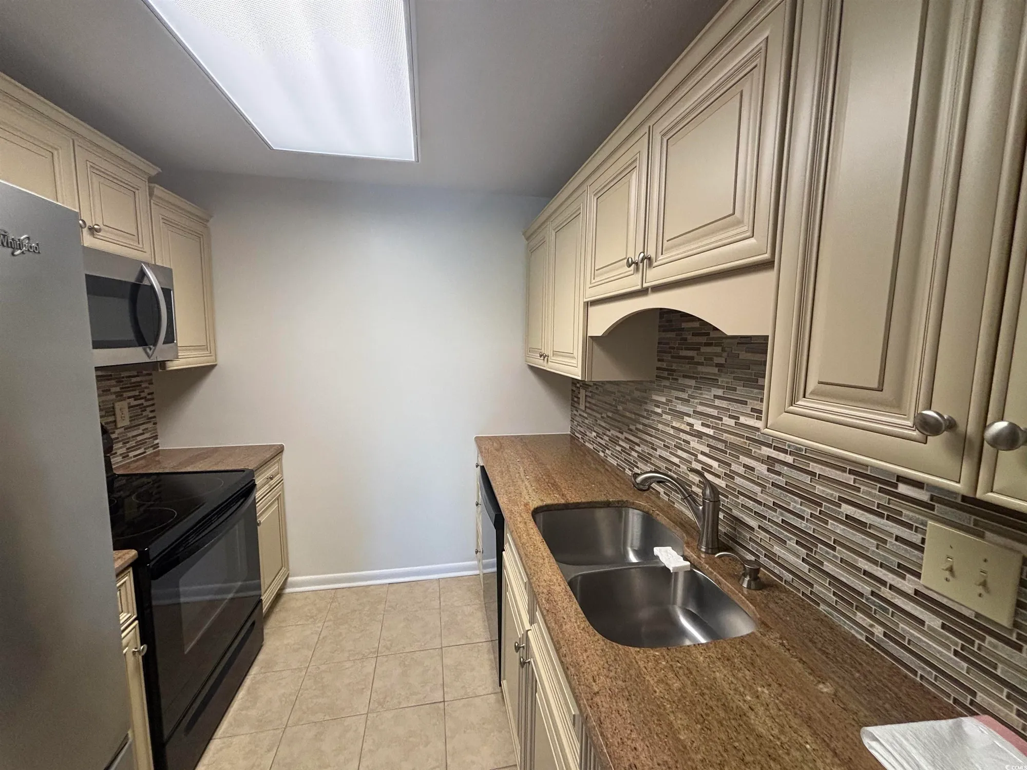 Property Slideshow image 8 of 22 | 5001 little river rd e502, Myrtle Beach, SC, 29577