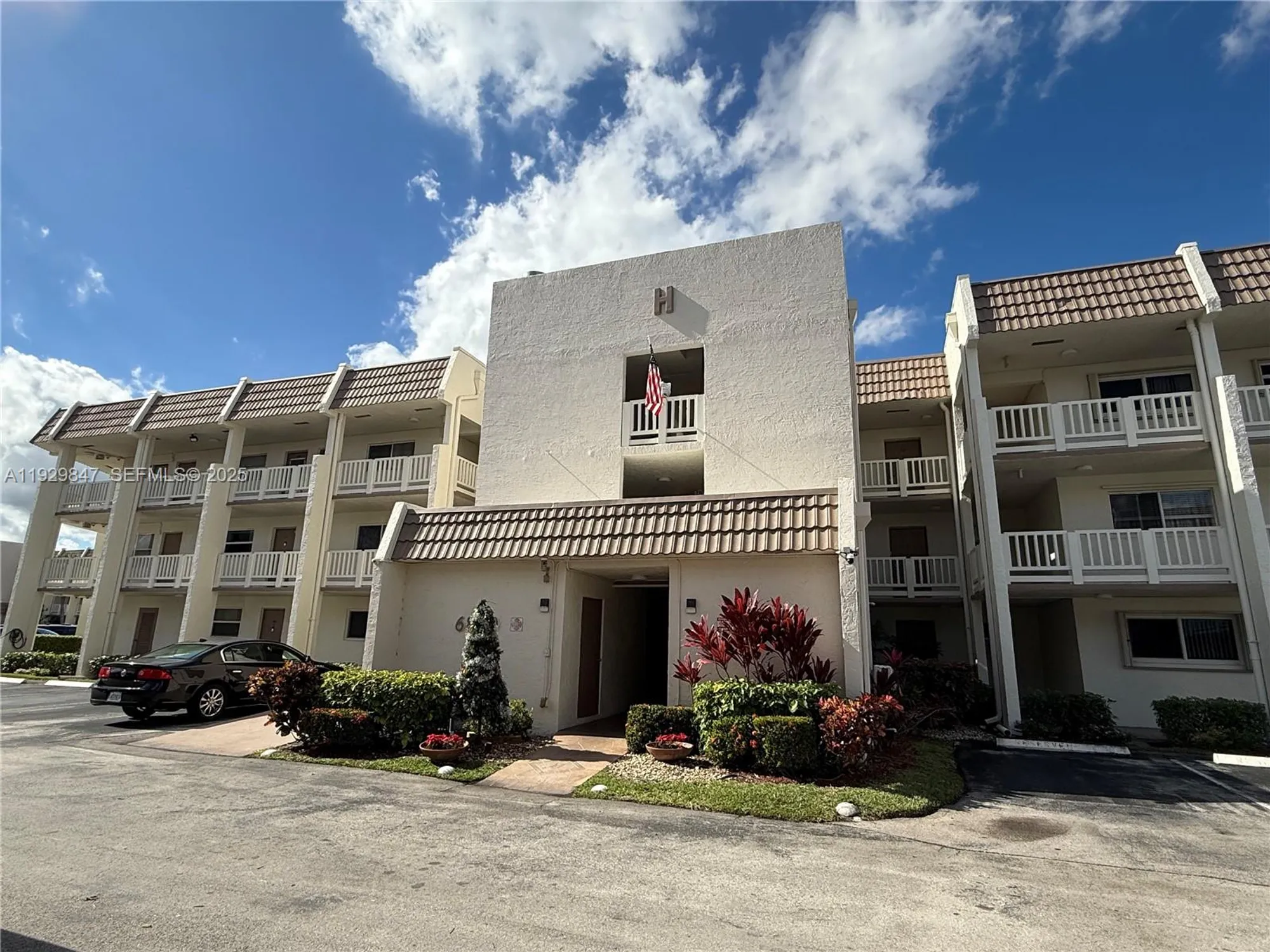 Property Slideshow image 22 of 42 | 6890 royal palm blvd apt 208h, Margate, FL, 33063