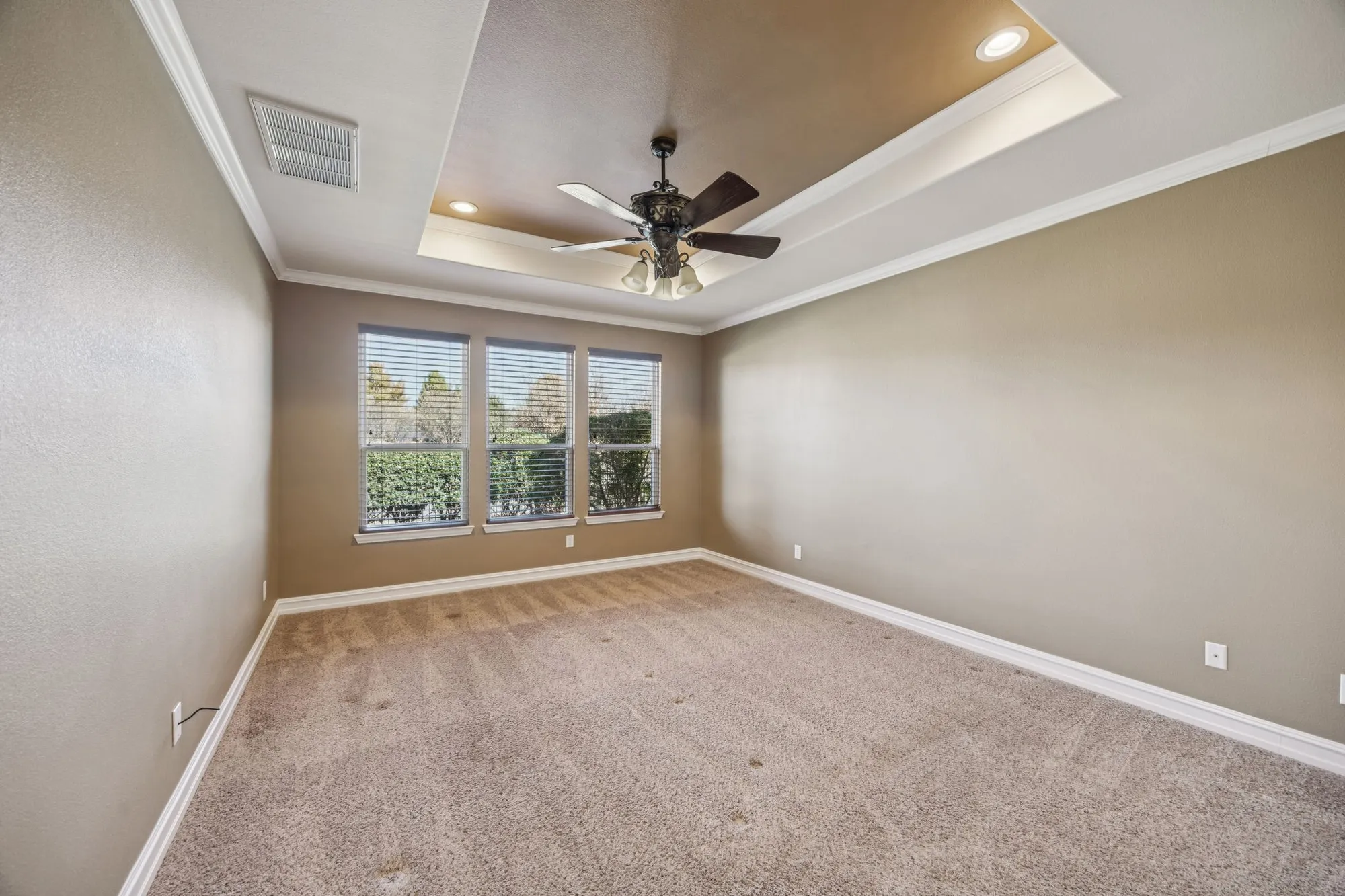 Property Slideshow image 15 of 31 | 1728 hacienda heights ln, Frisco, TX, 75036