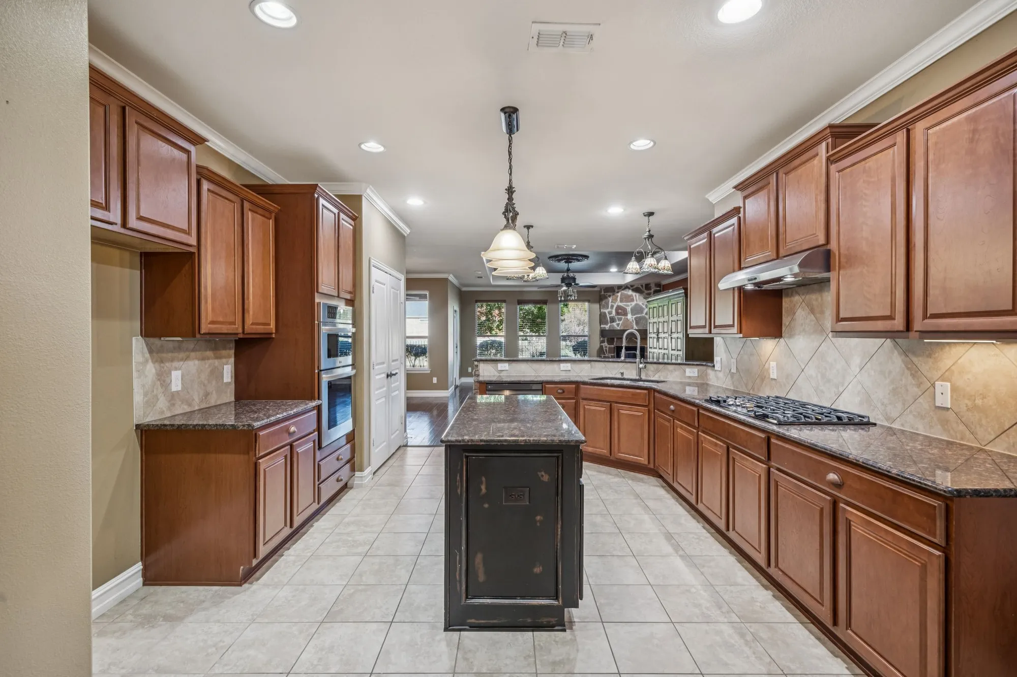 Property Slideshow image 10 of 31 | 1728 hacienda heights ln, Frisco, TX, 75036
